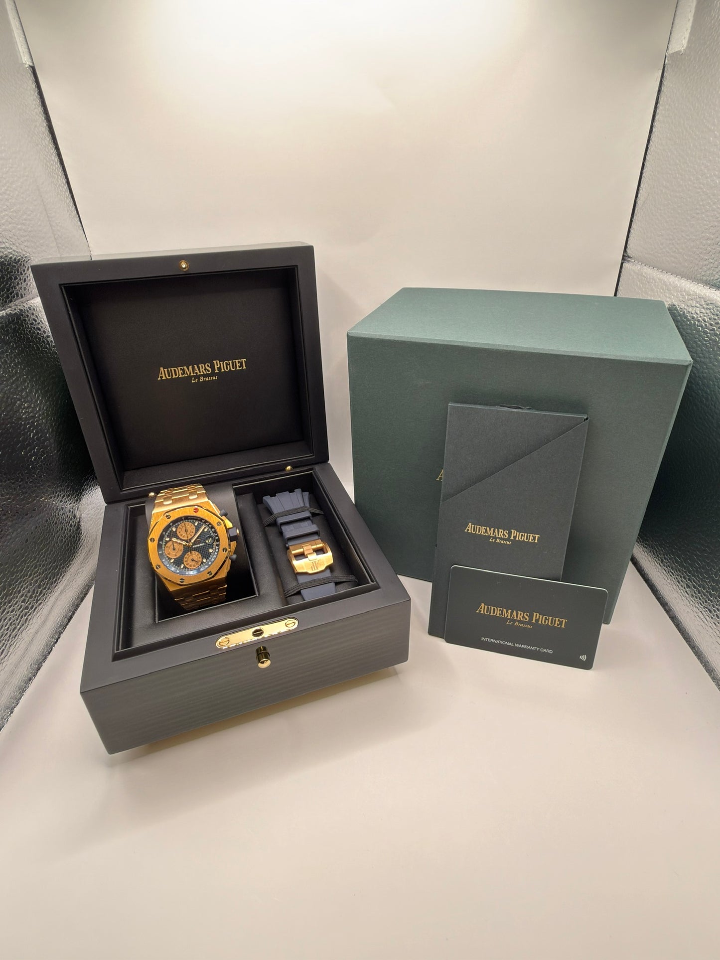 Audemars Piguet Royal Oak Offshore Chronograph 42mm – Or rose 18K réf. 26238OR.OO.2000OR.01