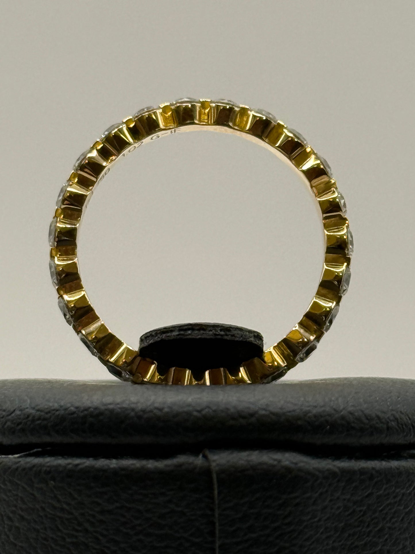 Bague tour complet en or jaune sertie de diamants – Taille 52