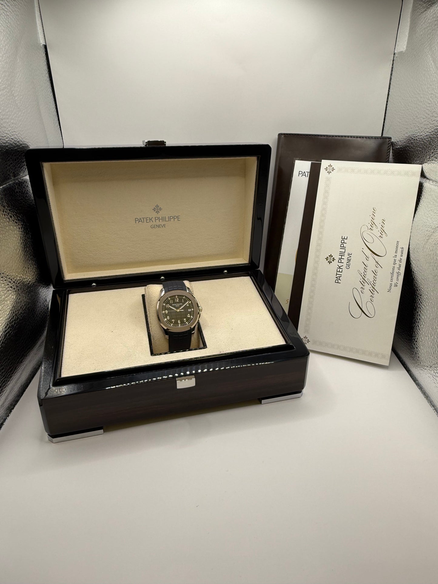 Patek Philippe Aquanaut – Réf. 5168G-001 – 42,2 mm – Full Set