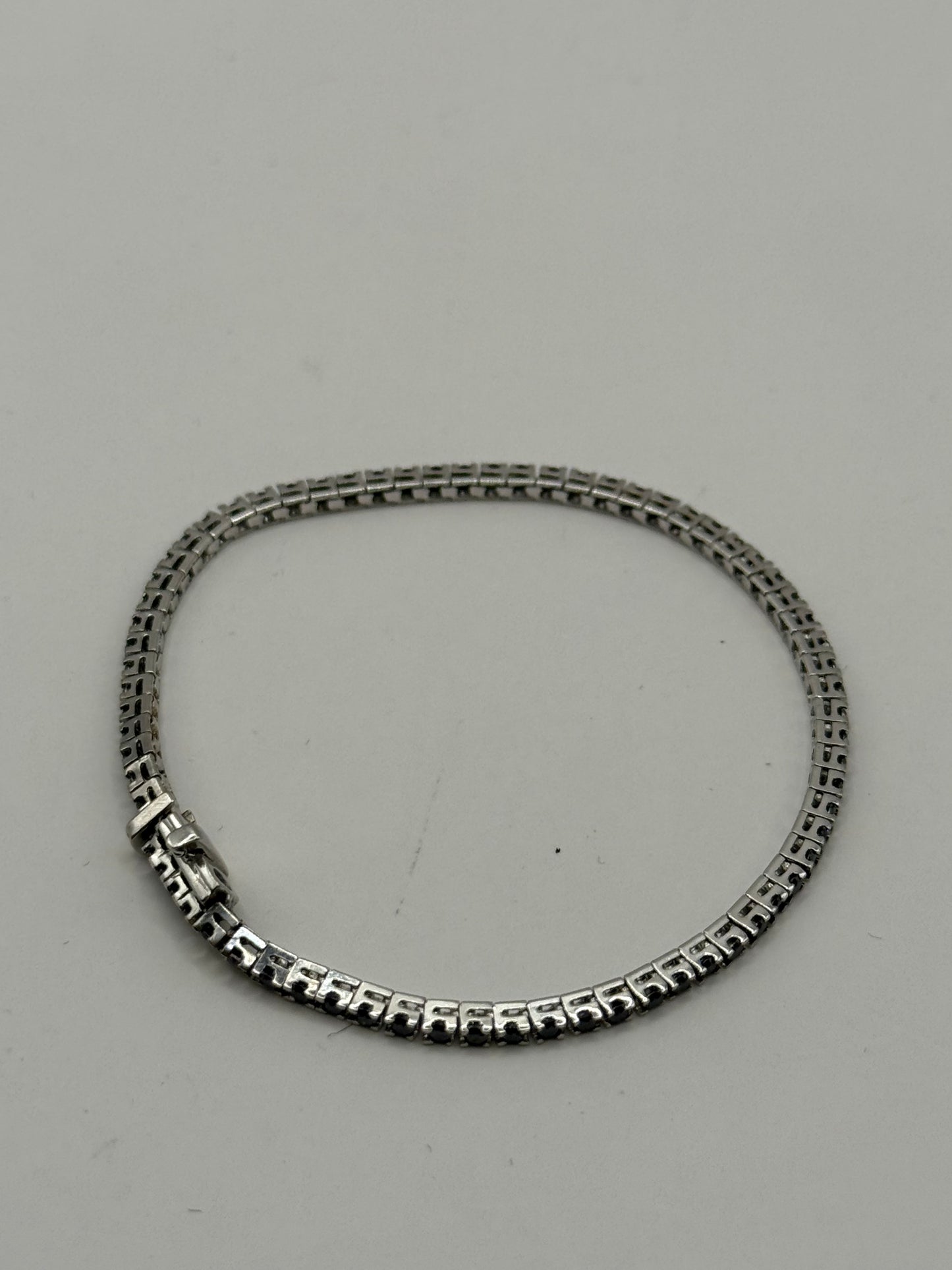 Bracelet rivière de diamants en or blanc