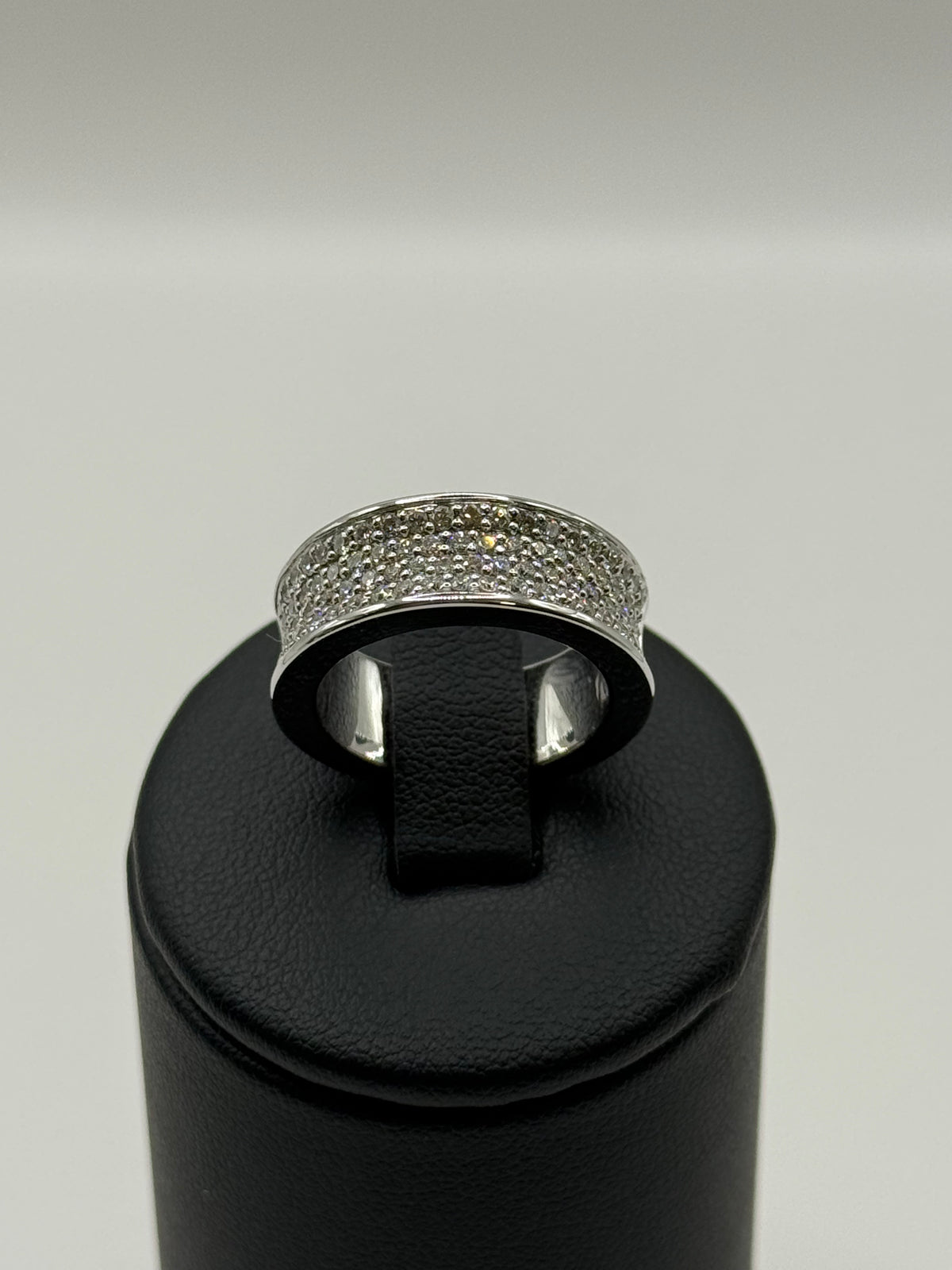 Bague pavée en or blanc 750 avec 80 diamants – 1.00 ct - certifié taille 54 bijou de luxe