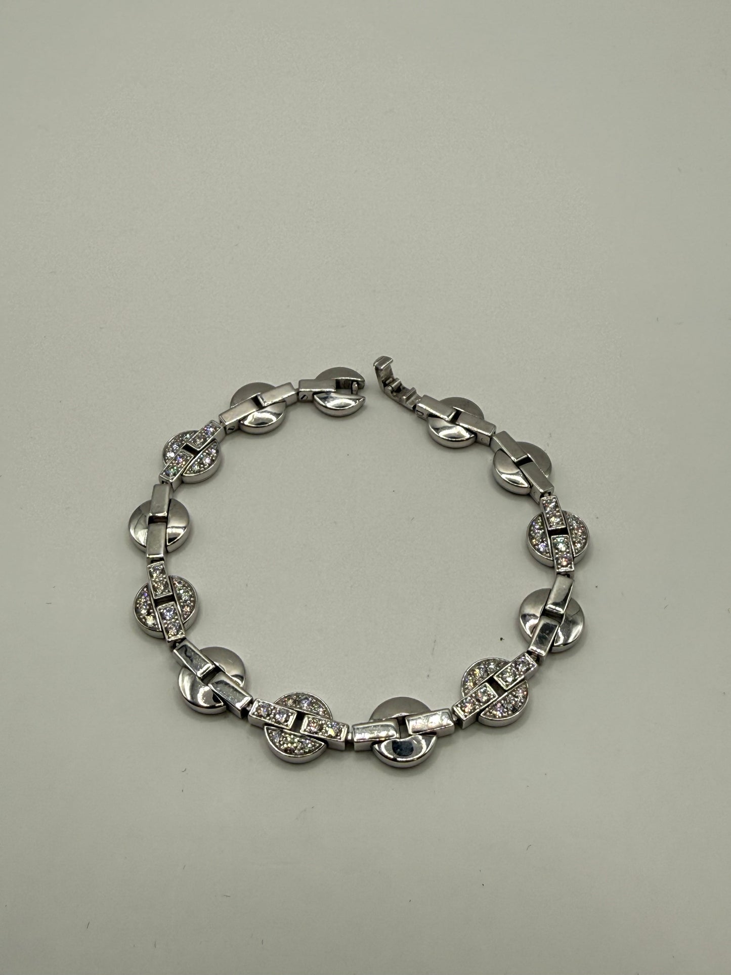 Bracelet Cartier Collection Himalia en or blanc et diamants bijou de luxe