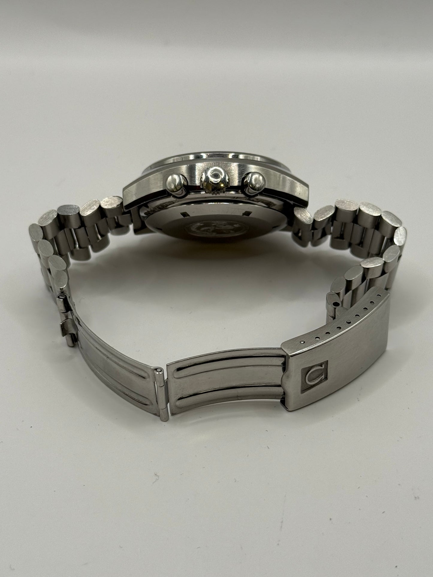 Omega speedmaster 41mm montre de luxe vue 4