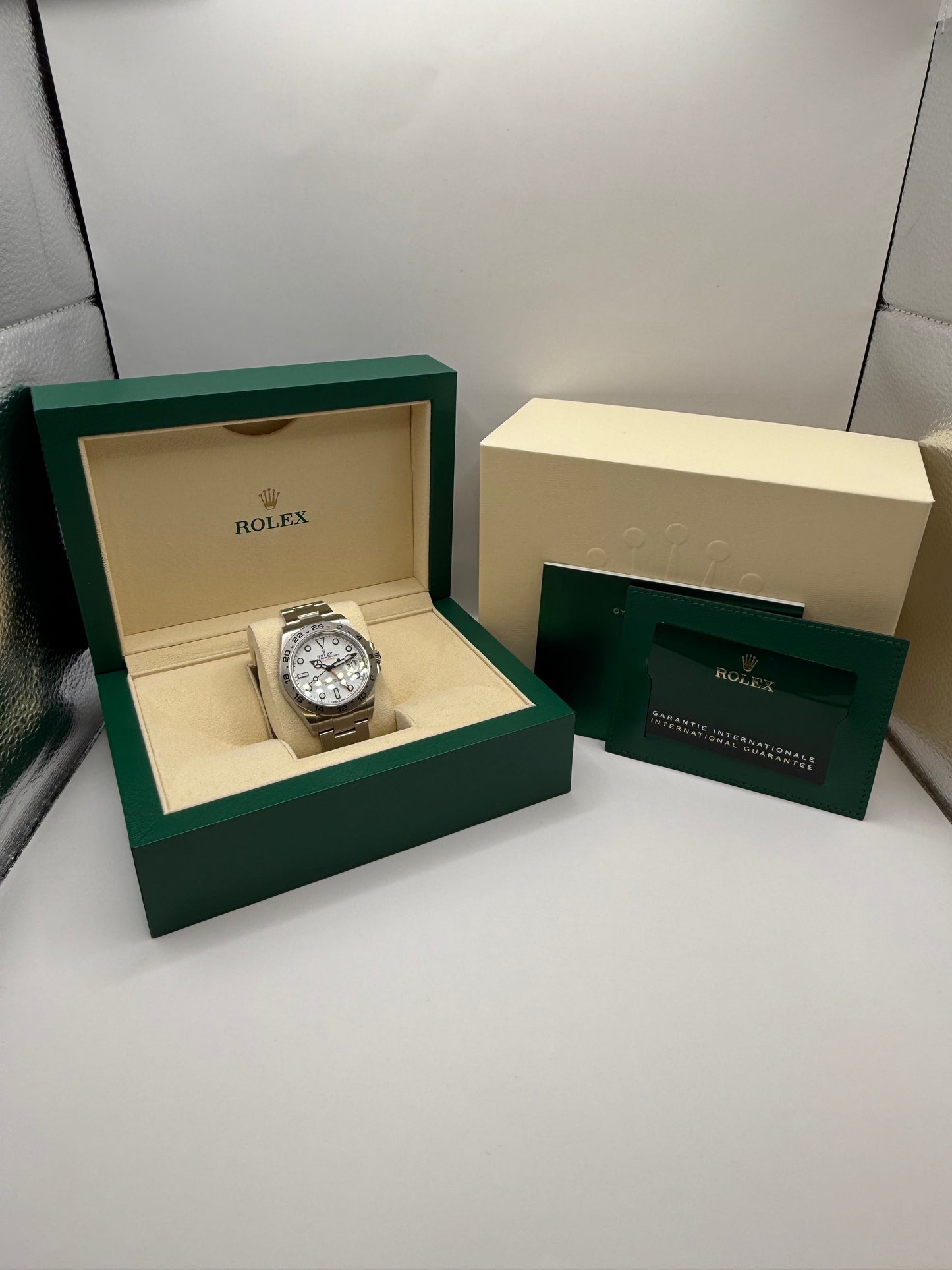 Rolex Explorer 2 226570 2023 40mm montre de luxe vue 5