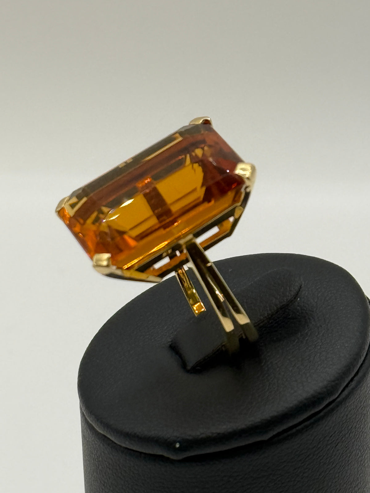 Bague en Or Jaune 18K & Citrine 35 cts  taille 51 bijou de luxe vue 2