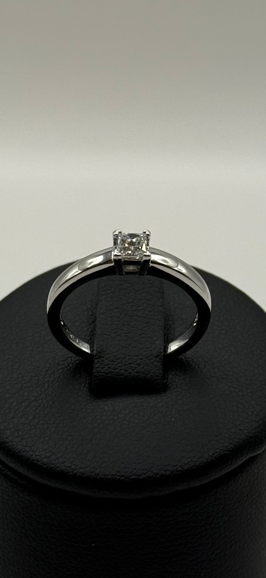 Bague Solitaire en Or Blanc 18K – Diamant 0.25 ct taille 51 bijou de luxe