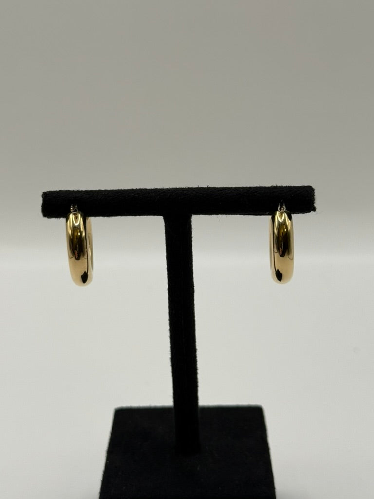 Boucles d'oreilles créoles en or jaune 18 carats