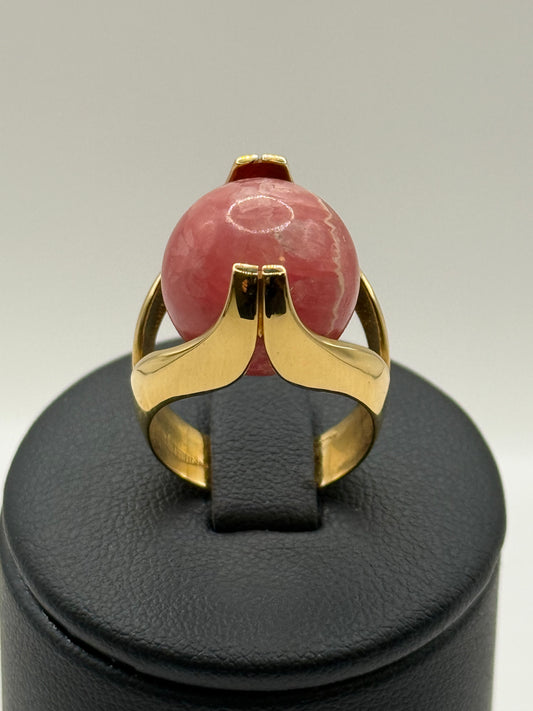 Bague vintage en or jaune avec pierre rose sphérique Taille 50
