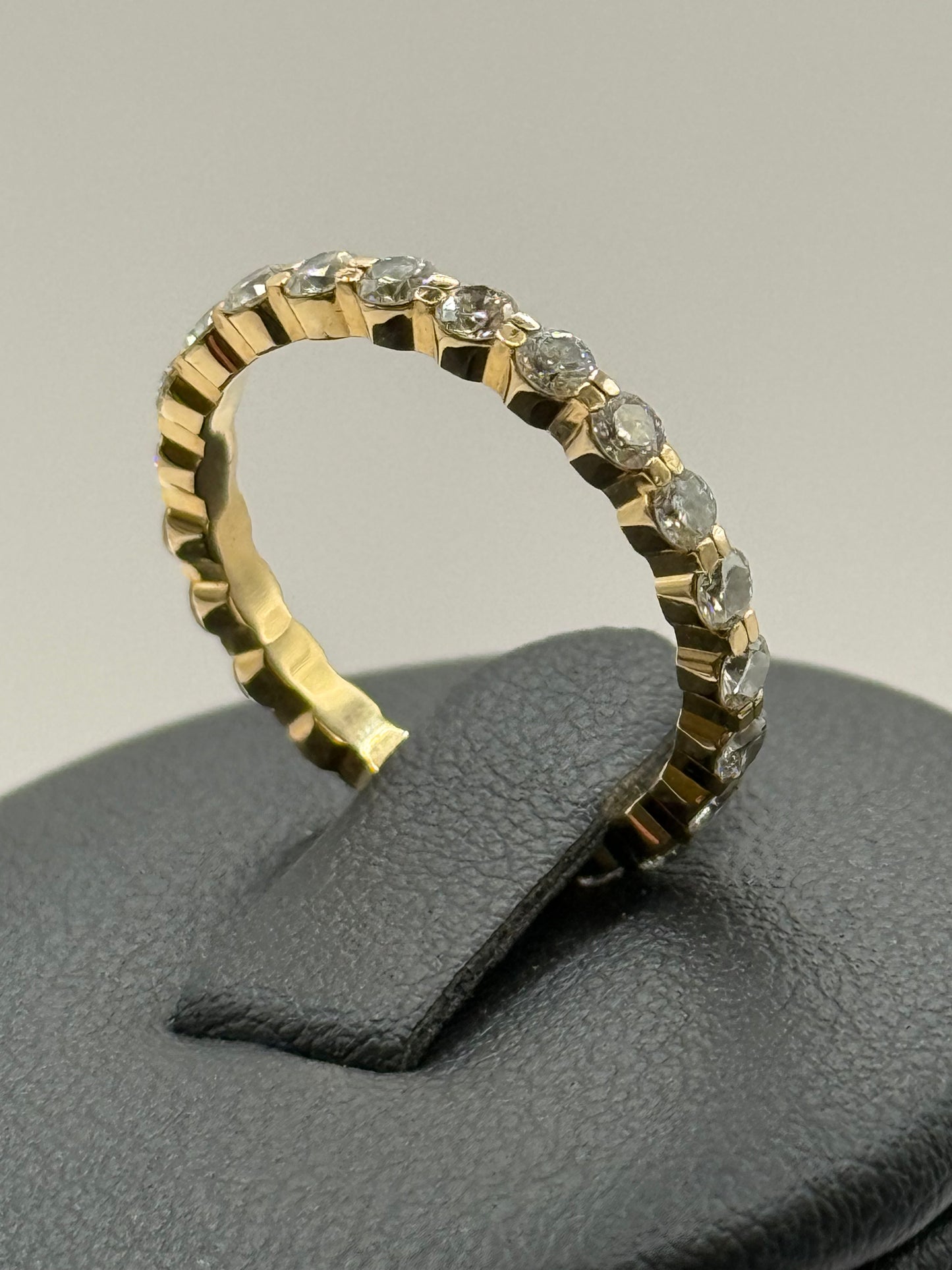 Bague tour complet en or jaune sertie de diamants – Taille 52