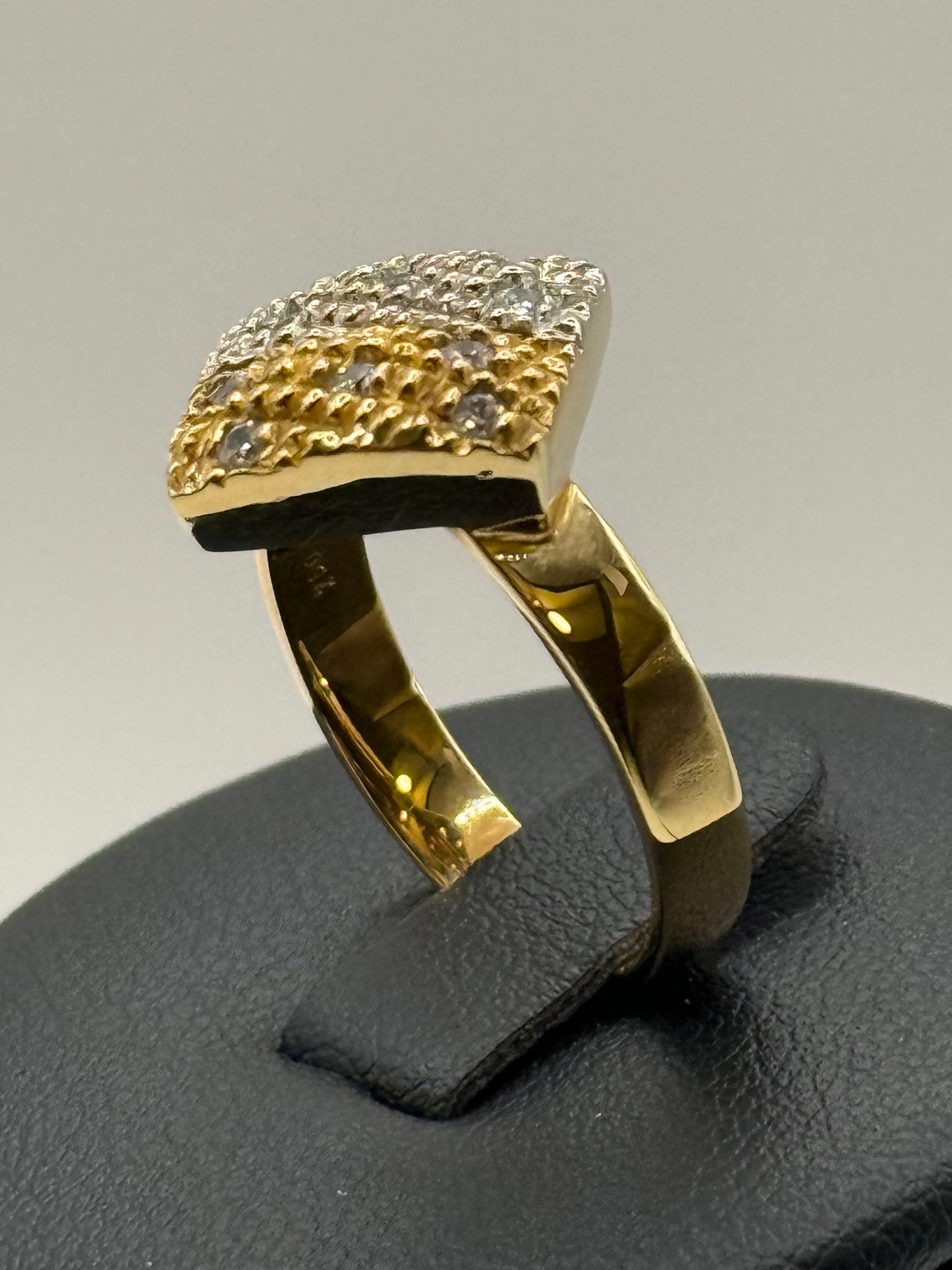 Bague en or jaune et blanc sertie de diamants – Taille 56