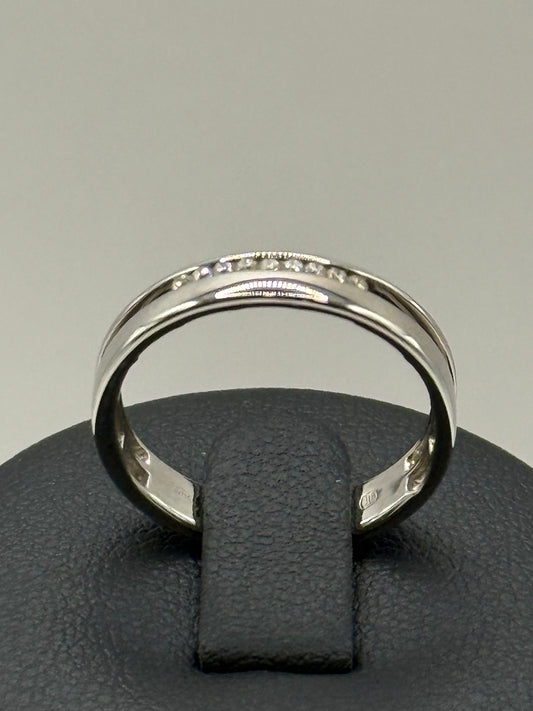 Bague en or blanc sertie de diamants – Taille 54