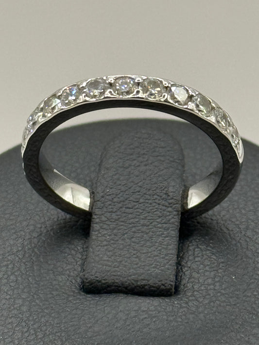 Tour complet en or blanc serti de diamants – Taille 52