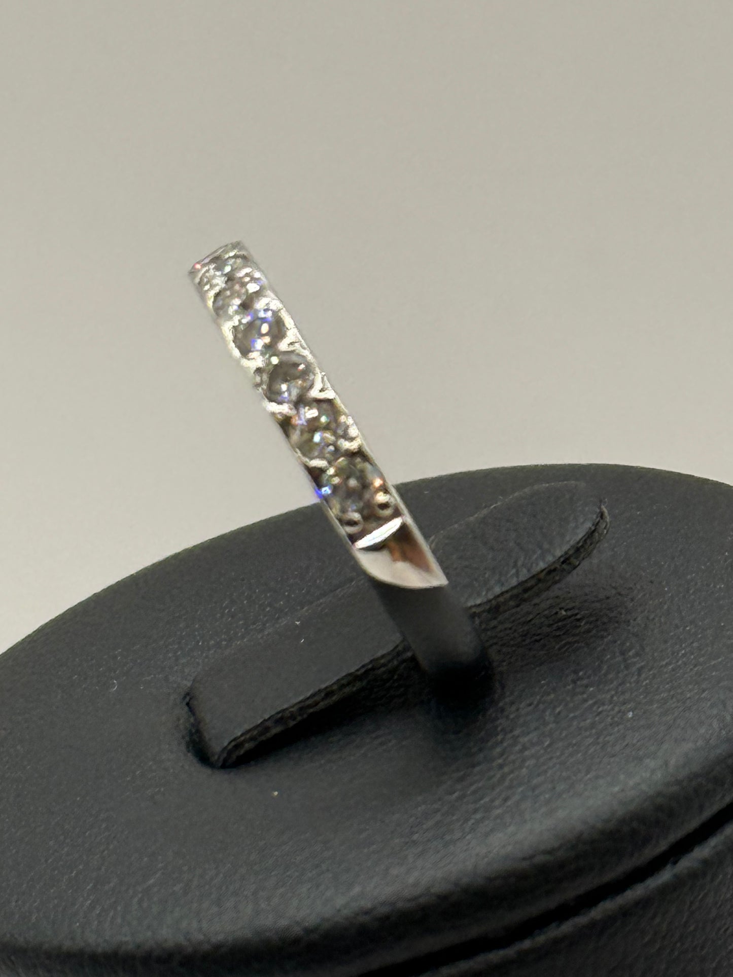 Tour complet en or blanc serti de diamants – Taille 52