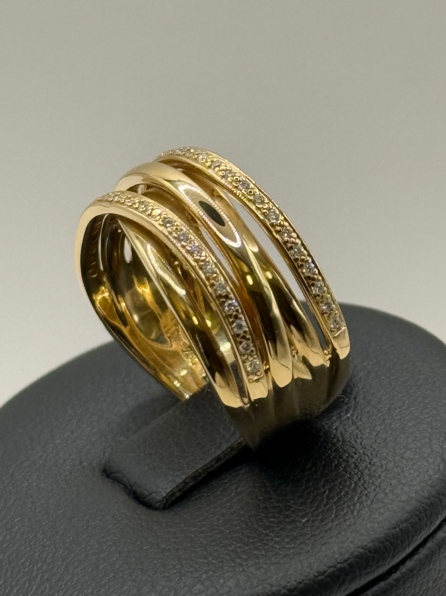 Bague en or jaune entrelacée sertie de diamants – Taille 54
