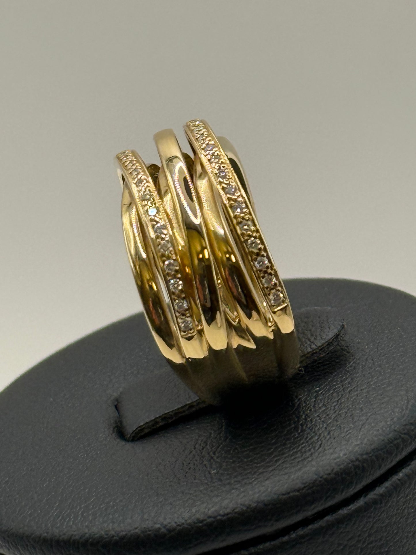 Bague en or jaune entrelacée sertie de diamants – Taille 54