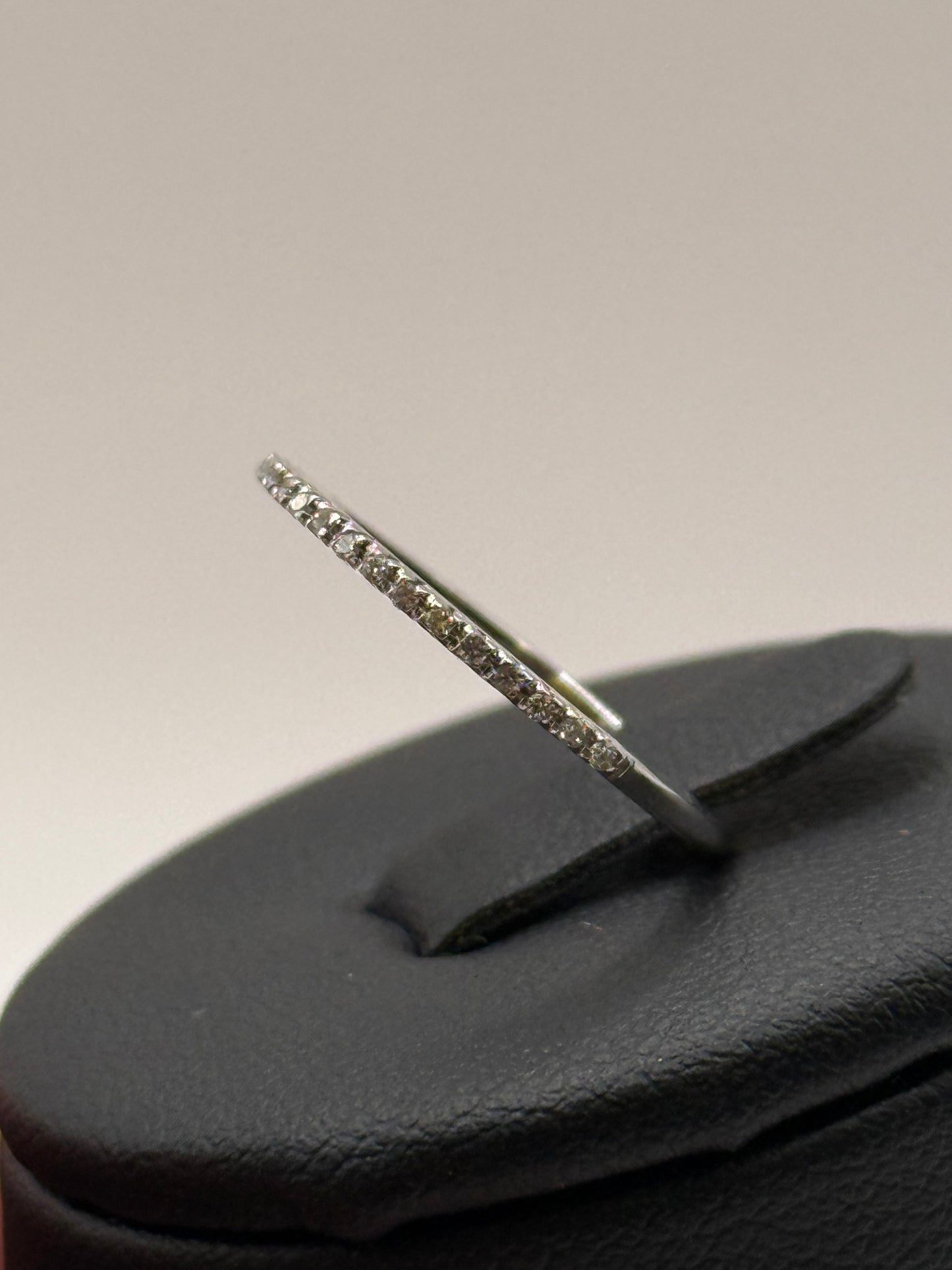 Tour complet en or blanc serti de diamants – Taille 50