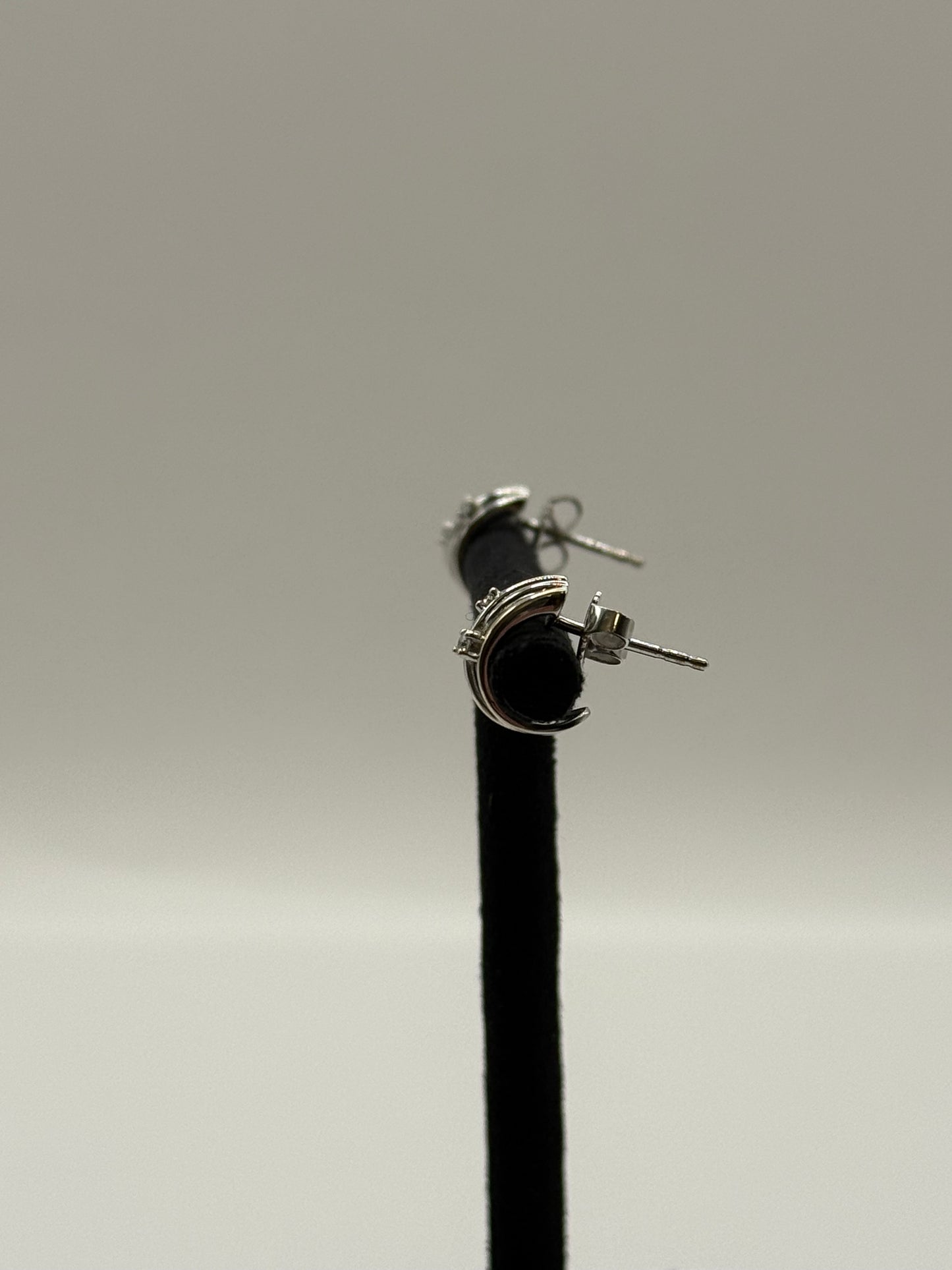 Boucles d’oreilles en or blanc ajouré