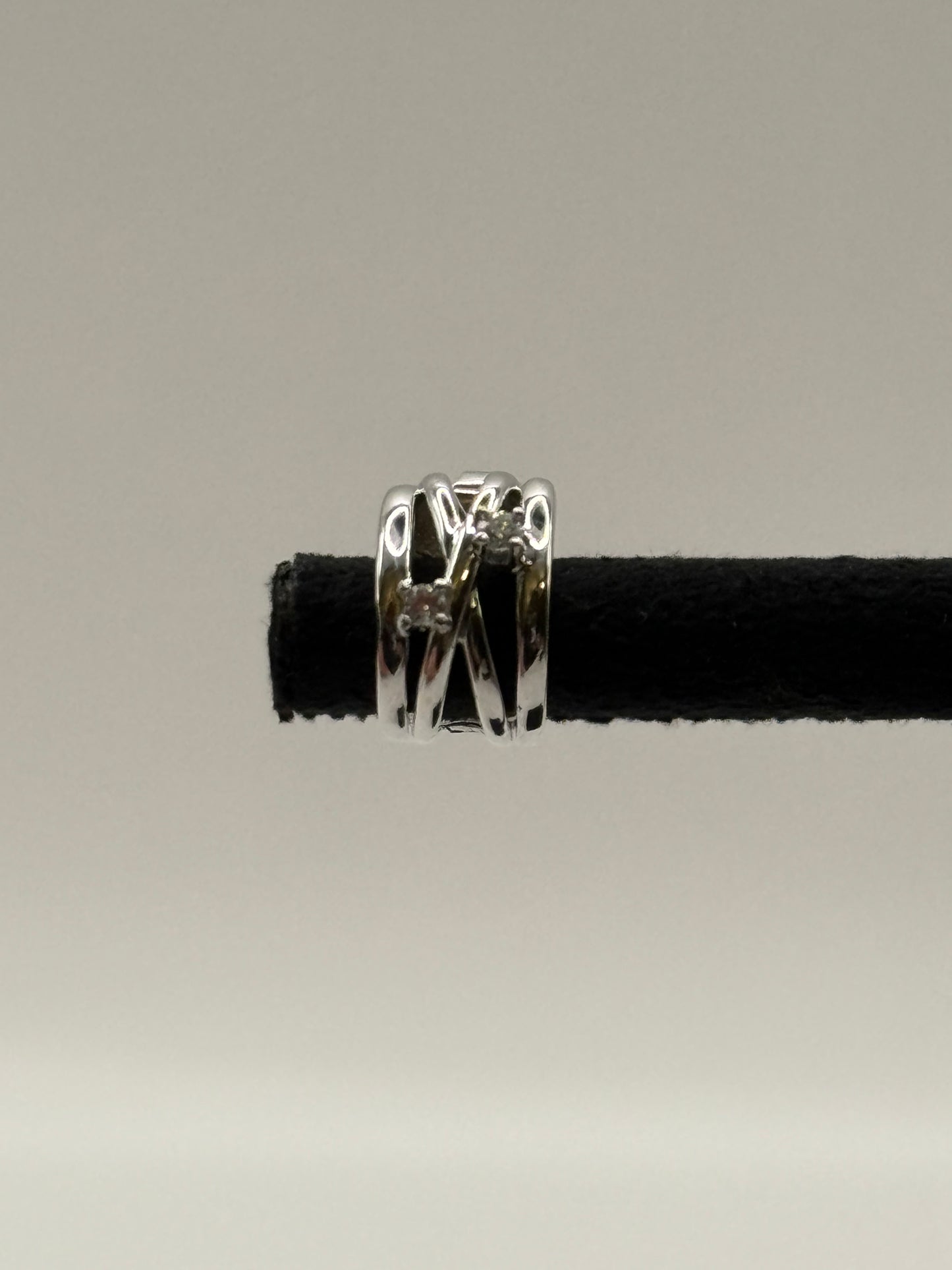 Boucles d’oreilles en or blanc ajouré