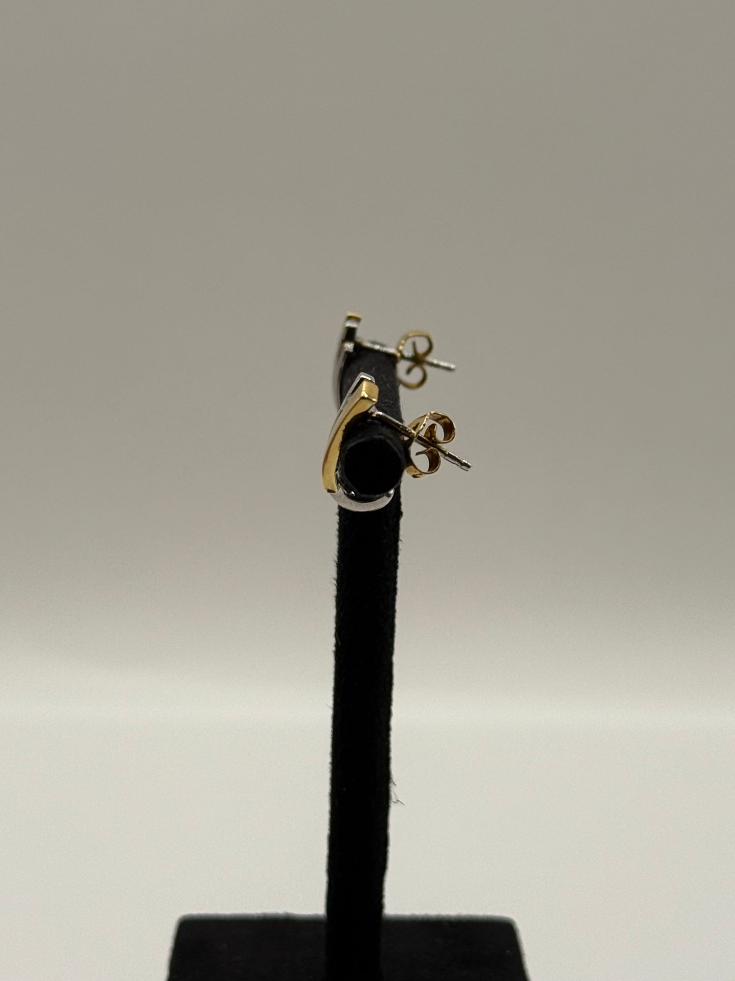 Boucles d’oreilles en or jaune et or blanc serties de diamants