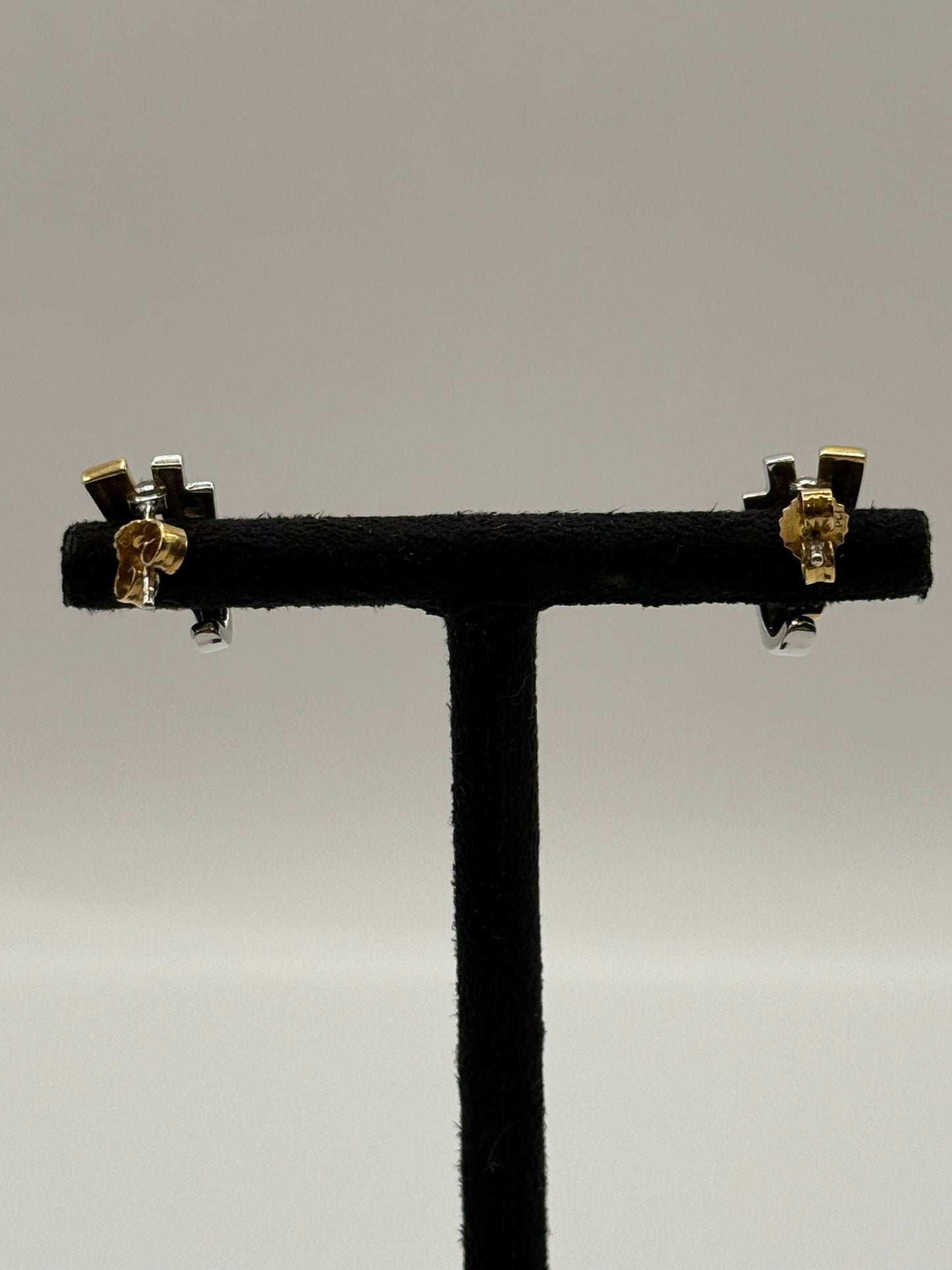Boucles d’oreilles en or jaune et or blanc serties de diamants