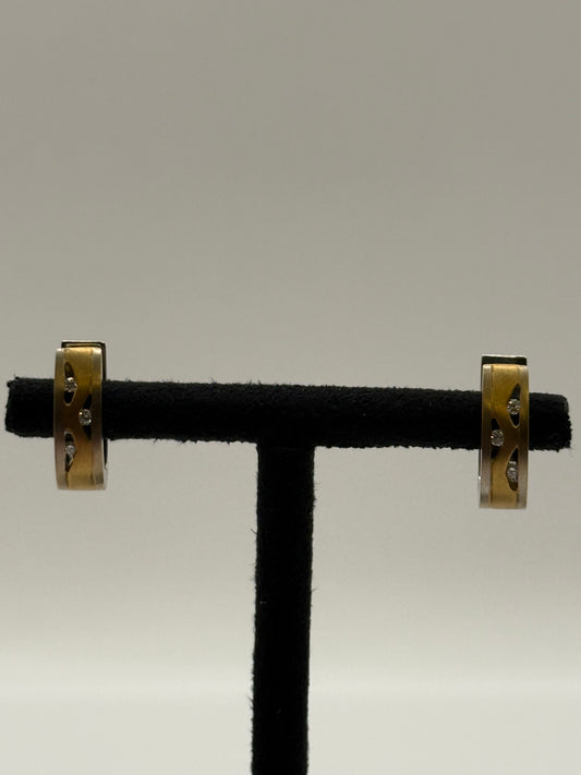 Boucles d’oreilles en or jaune et or blanc serties de diamants