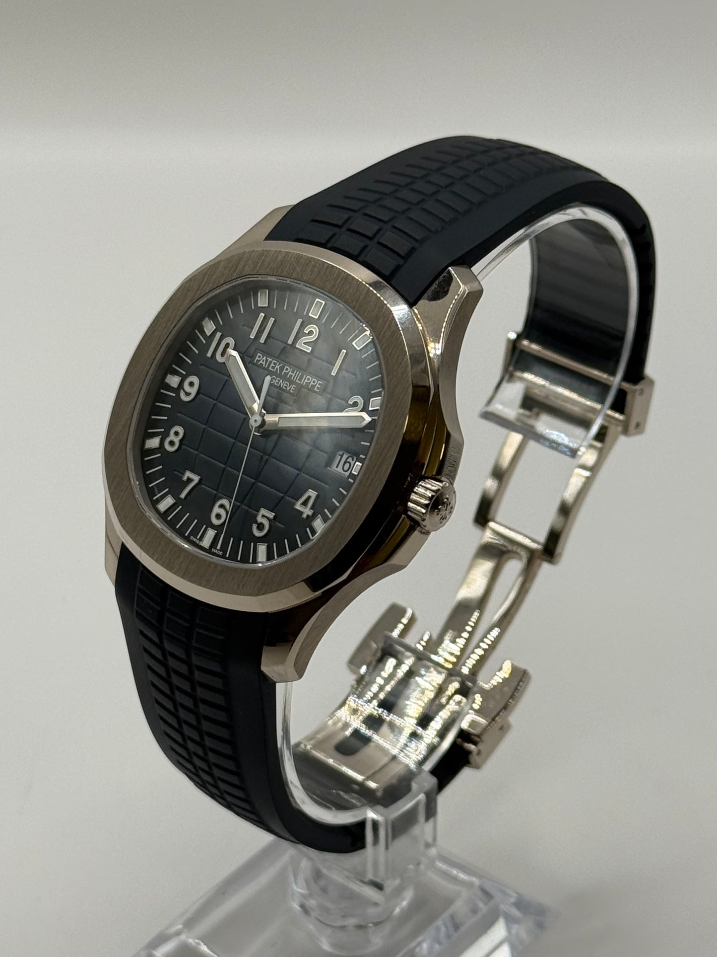 Patek Philippe Aquanaut – Réf. 5168G-001 – 42,2 mm – Full Set
