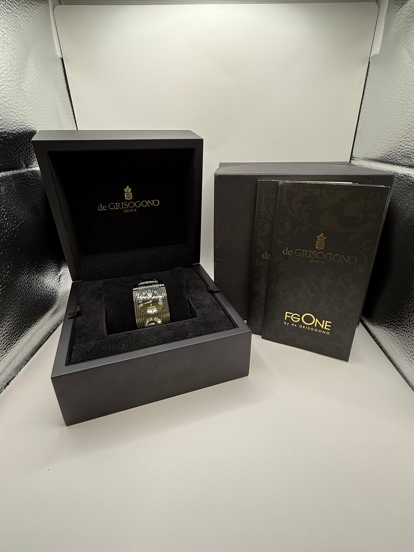 De Grisogono FG One Full Set – Complications Sautante et Rétrograde