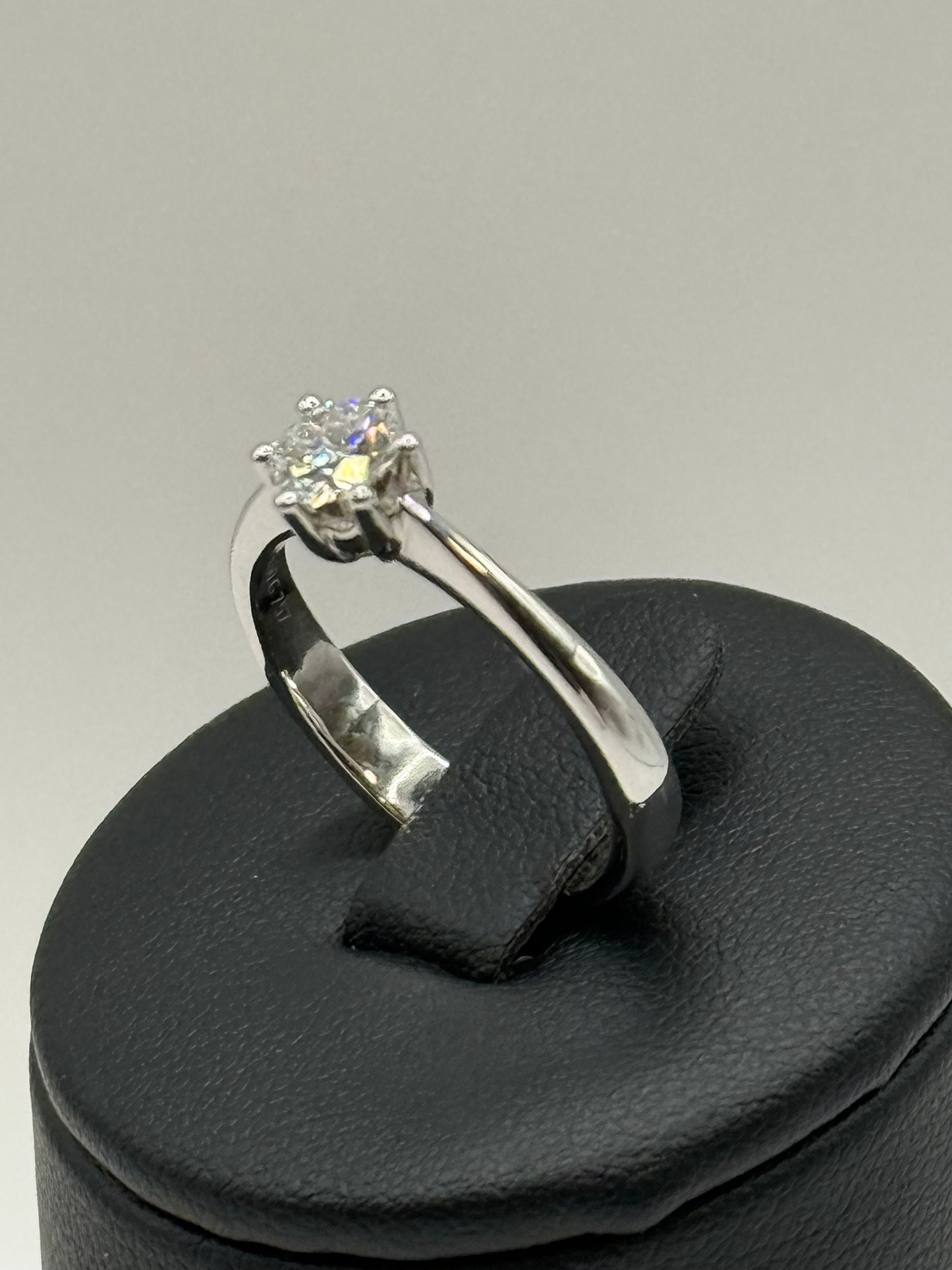 Bague solitaire Bucherer avec diamant certifié GIA – 0.60 carat