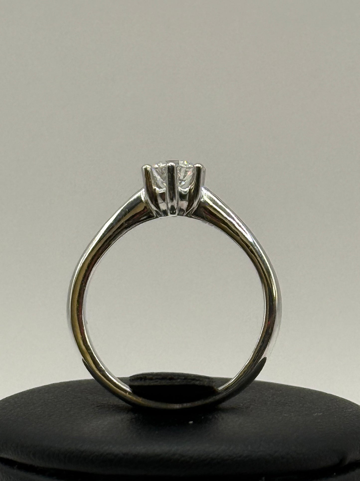 Bague solitaire Bucherer avec diamant certifié GIA – 0.60 carat