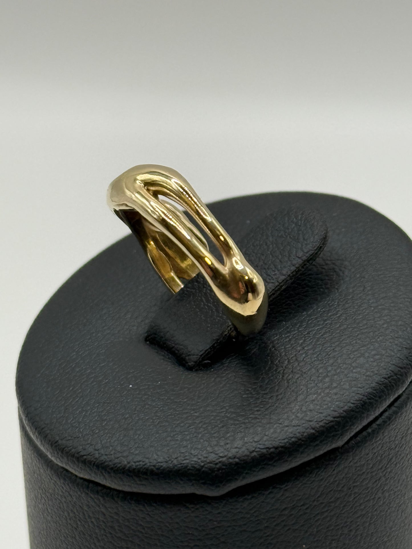 Bague de créateur en or 375 – Forme organique et design sculptural