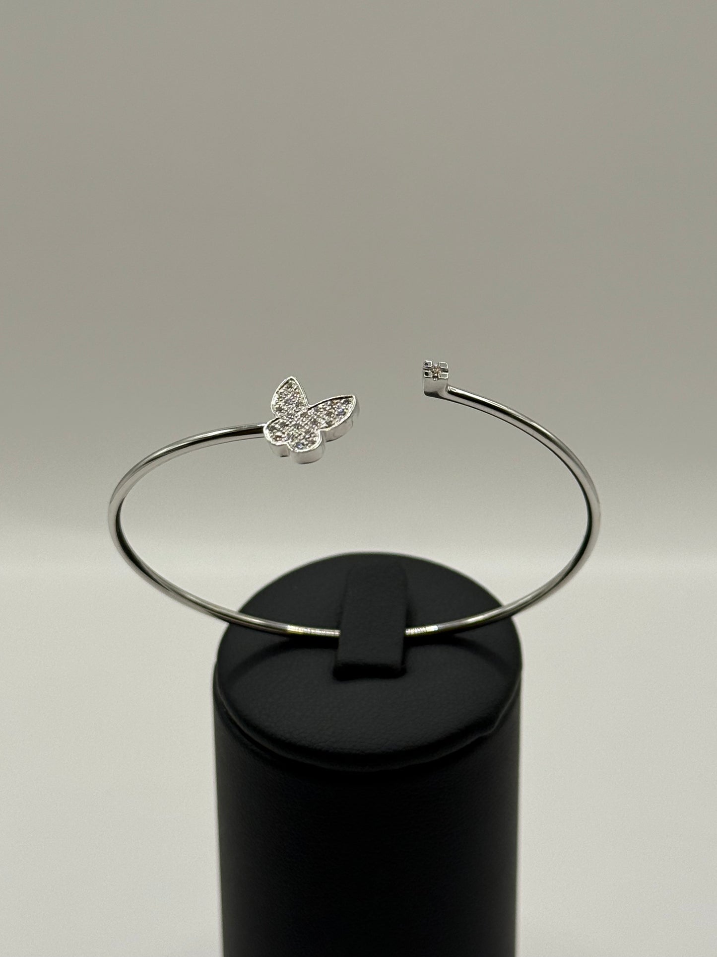 Bracelet Salvini en or blanc avec papillon pavé de diamants