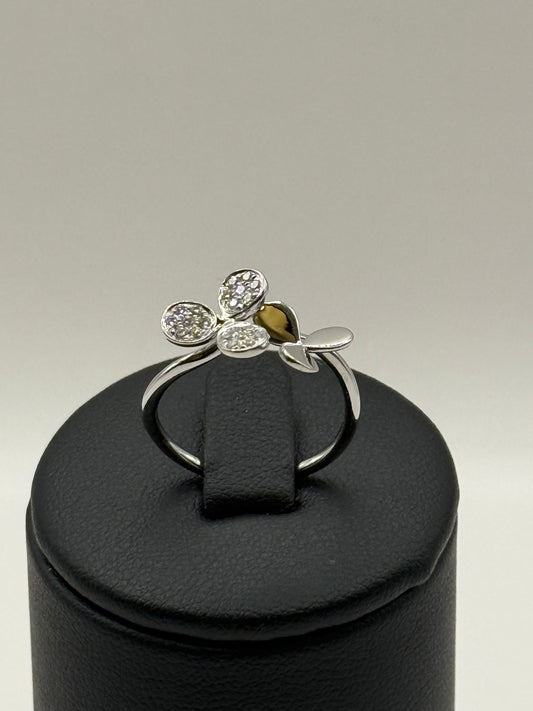 Bague en or blanc 750 avec motif fleur serti de diamants – 0.17 ct- t54