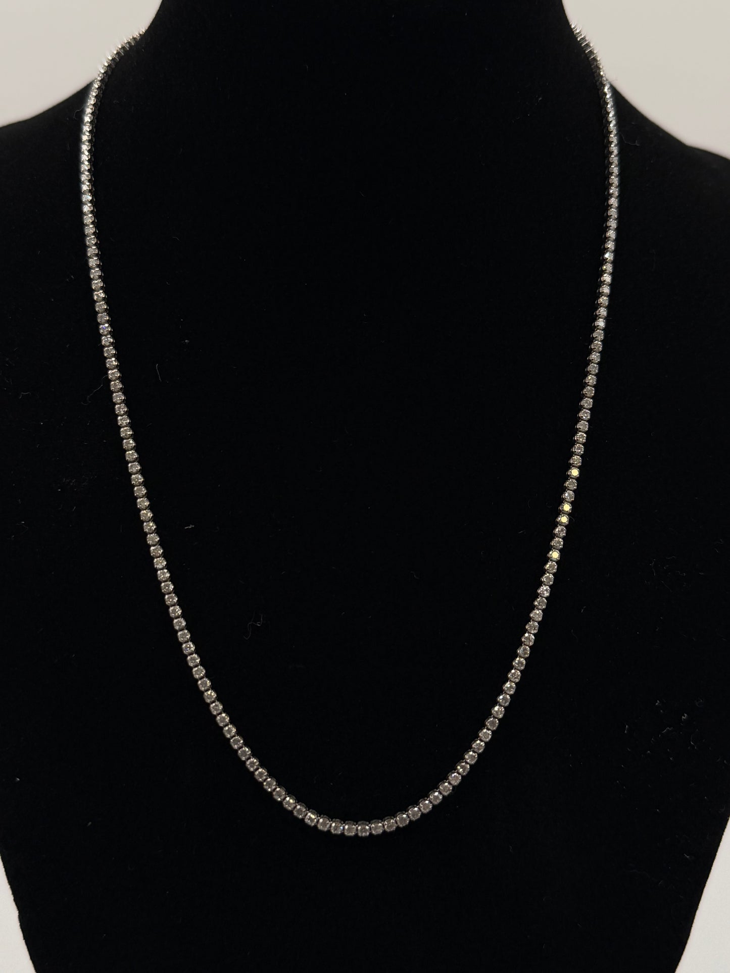 Collier rivière de diamants en or blanc