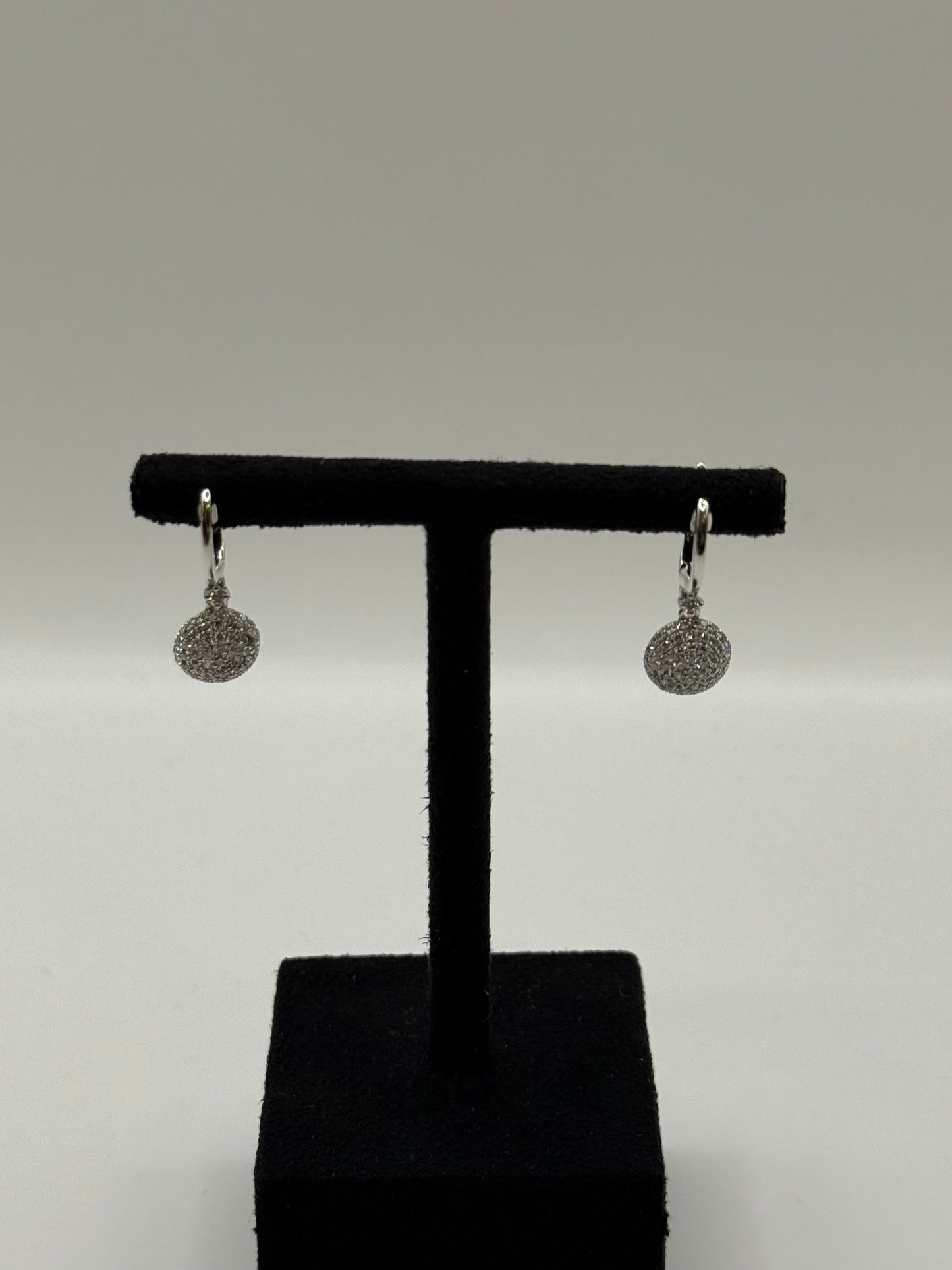 Boucles d’oreilles en or blanc et diamants
