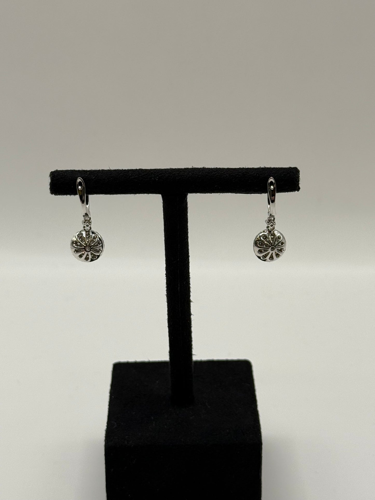 Boucles d’oreilles en or blanc et diamants