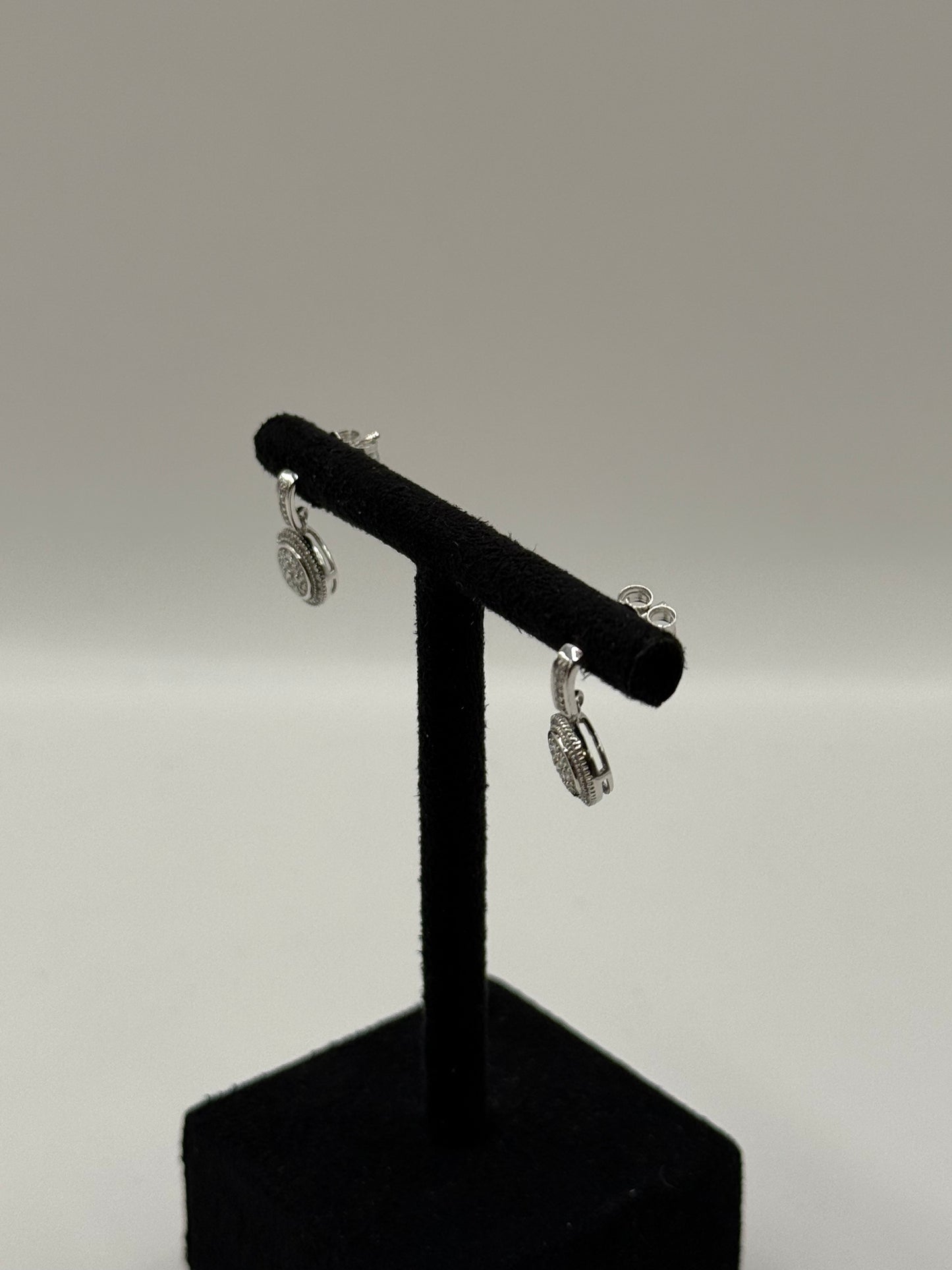 Boucles d’oreilles en or blanc et diamants