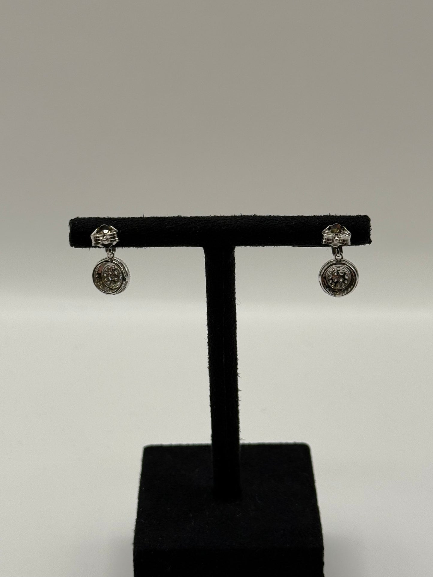 Boucles d’oreilles en or blanc et diamants