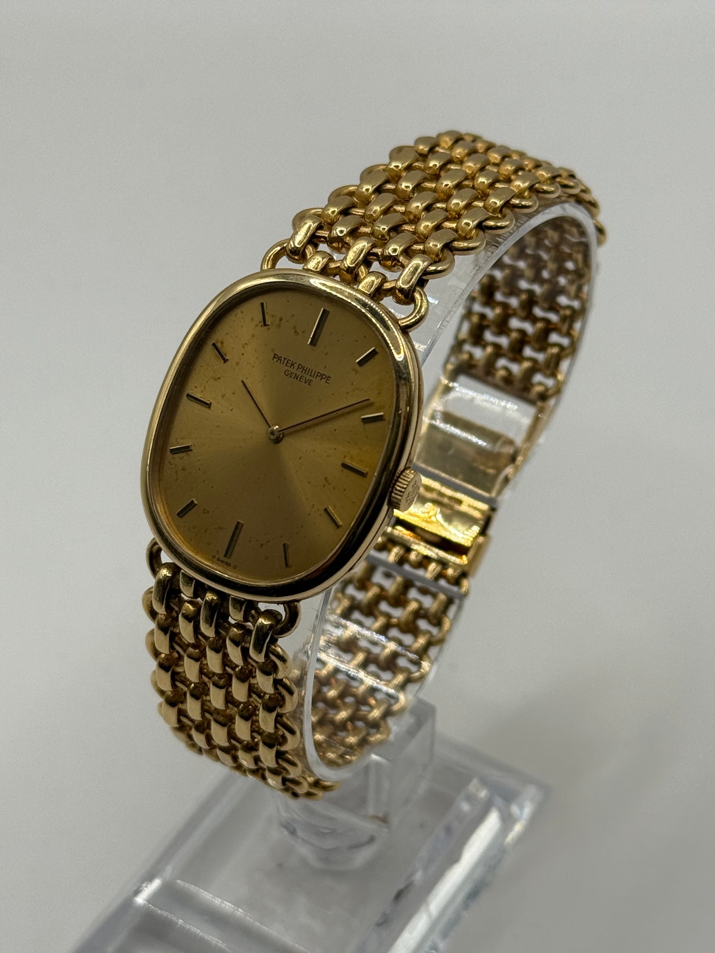 Patek Philippe Ellipse – Référence 3848 – Or jaune 18k