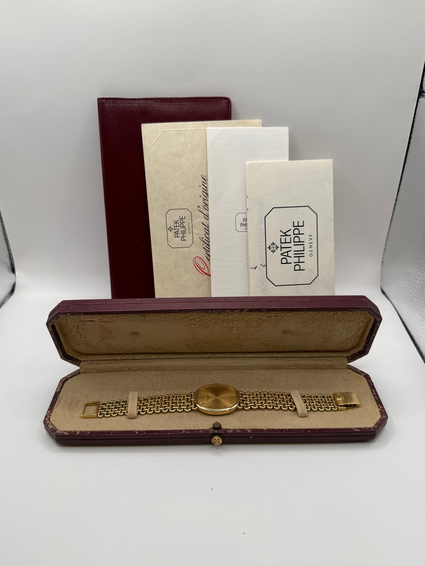 Patek Philippe Ellipse – Référence 3848 – Or jaune 18k