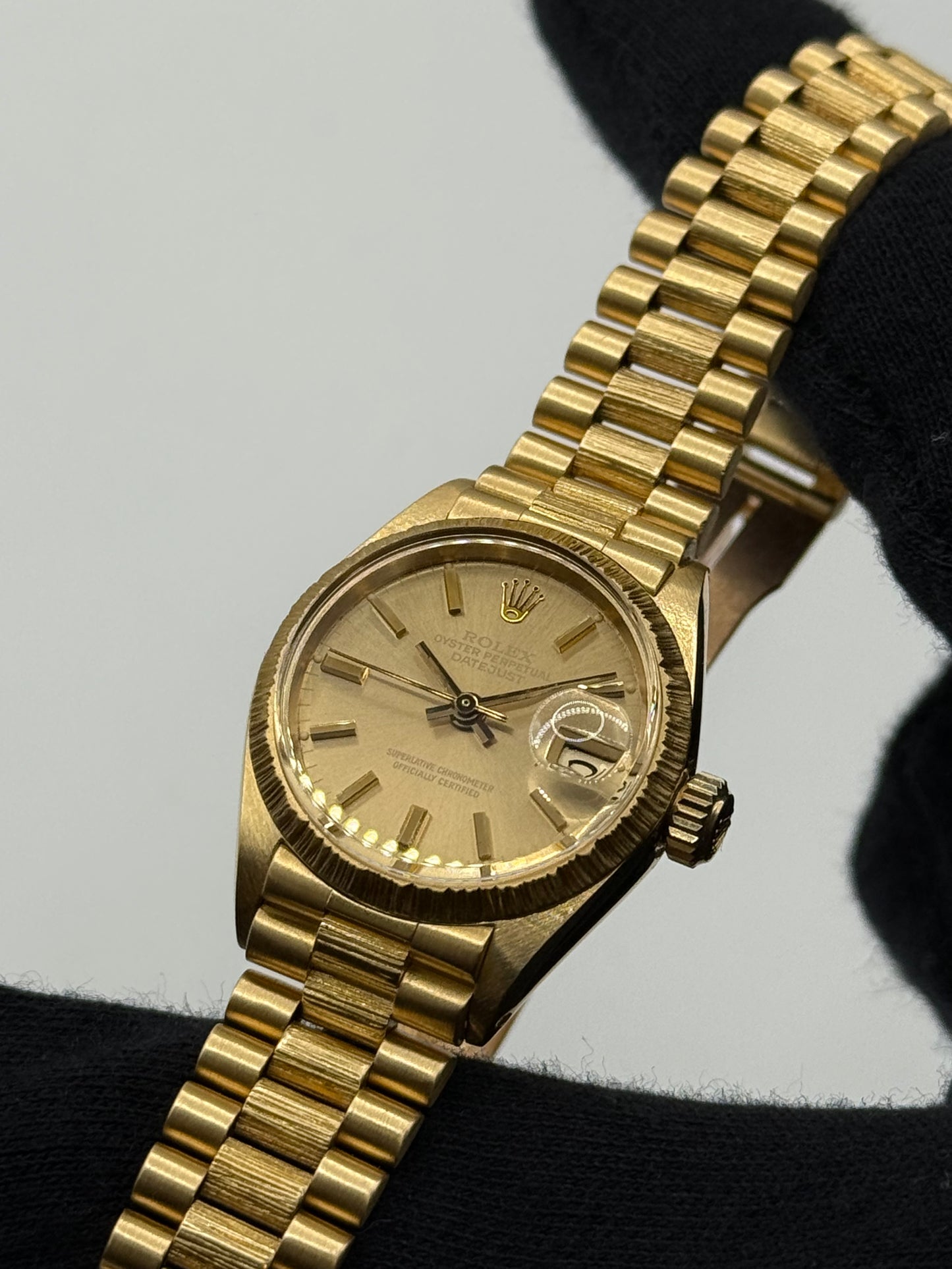 Rolex Lady-Datejust 26 mm or jaune bark finish