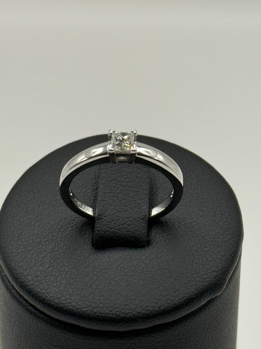 Bague Solitaire en Or Blanc 18K – Diamant 0.25 ct – Taille 51