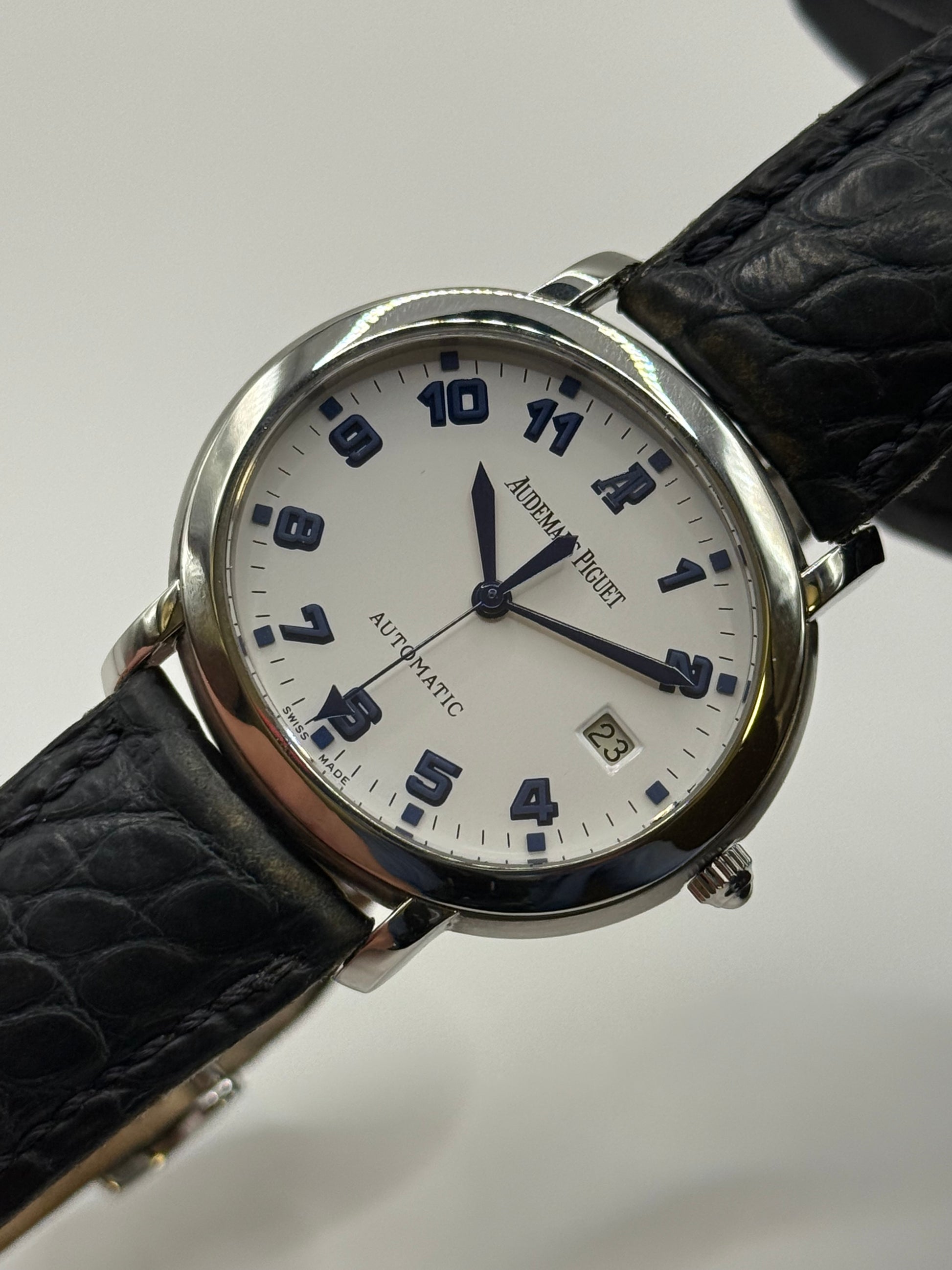 Audemars Piguet Millénary 15016ST 39mm montre de luxe vue 3