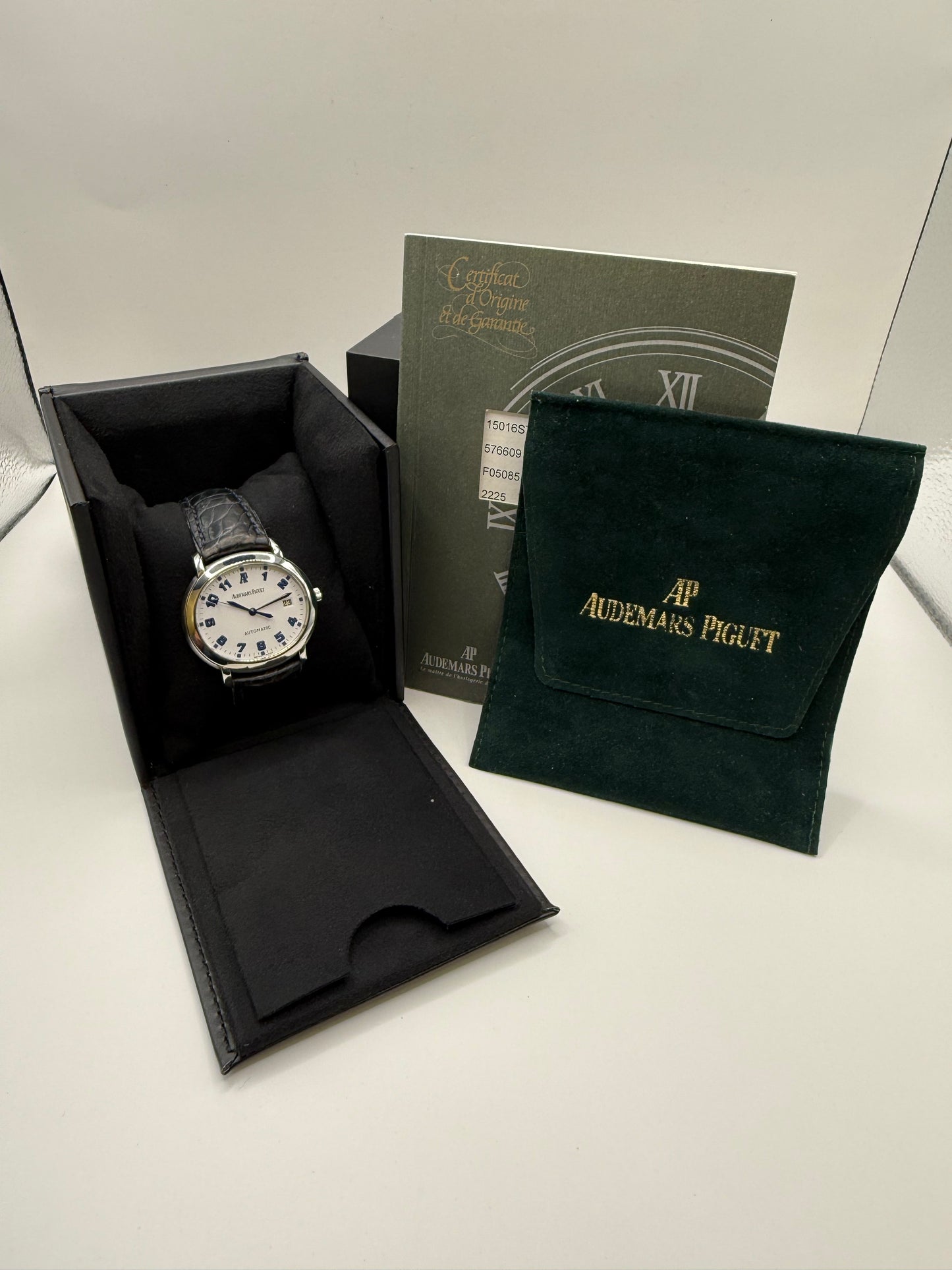 Audemars Piguet Millénary 15016ST 39mm montre de luxe vue 6