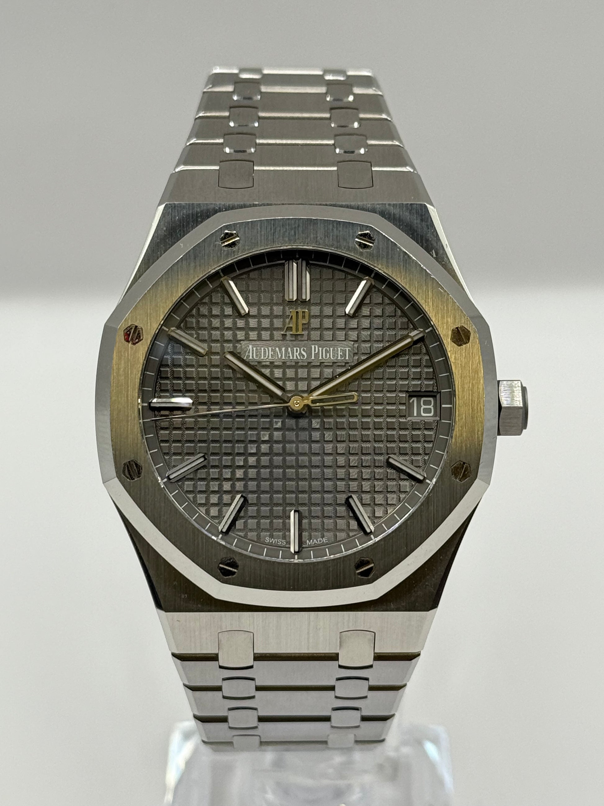 Audemars Piguet Royal Oak  15500ST.OO.1220ST.02 41mm montre de luxe