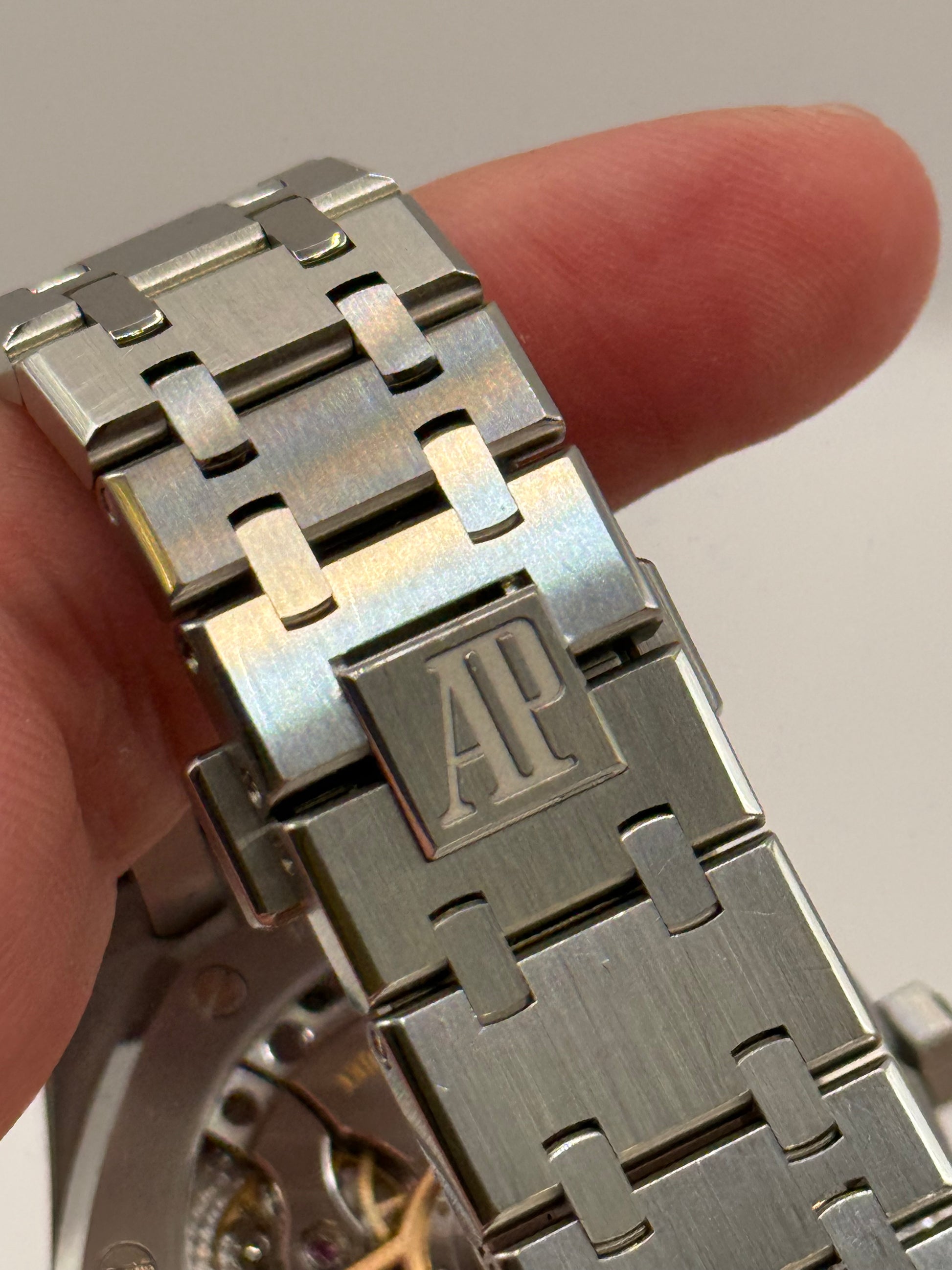 Audemars Piguet Royal Oak  15500ST.OO.1220ST.02 41mm montre de luxe vue 7