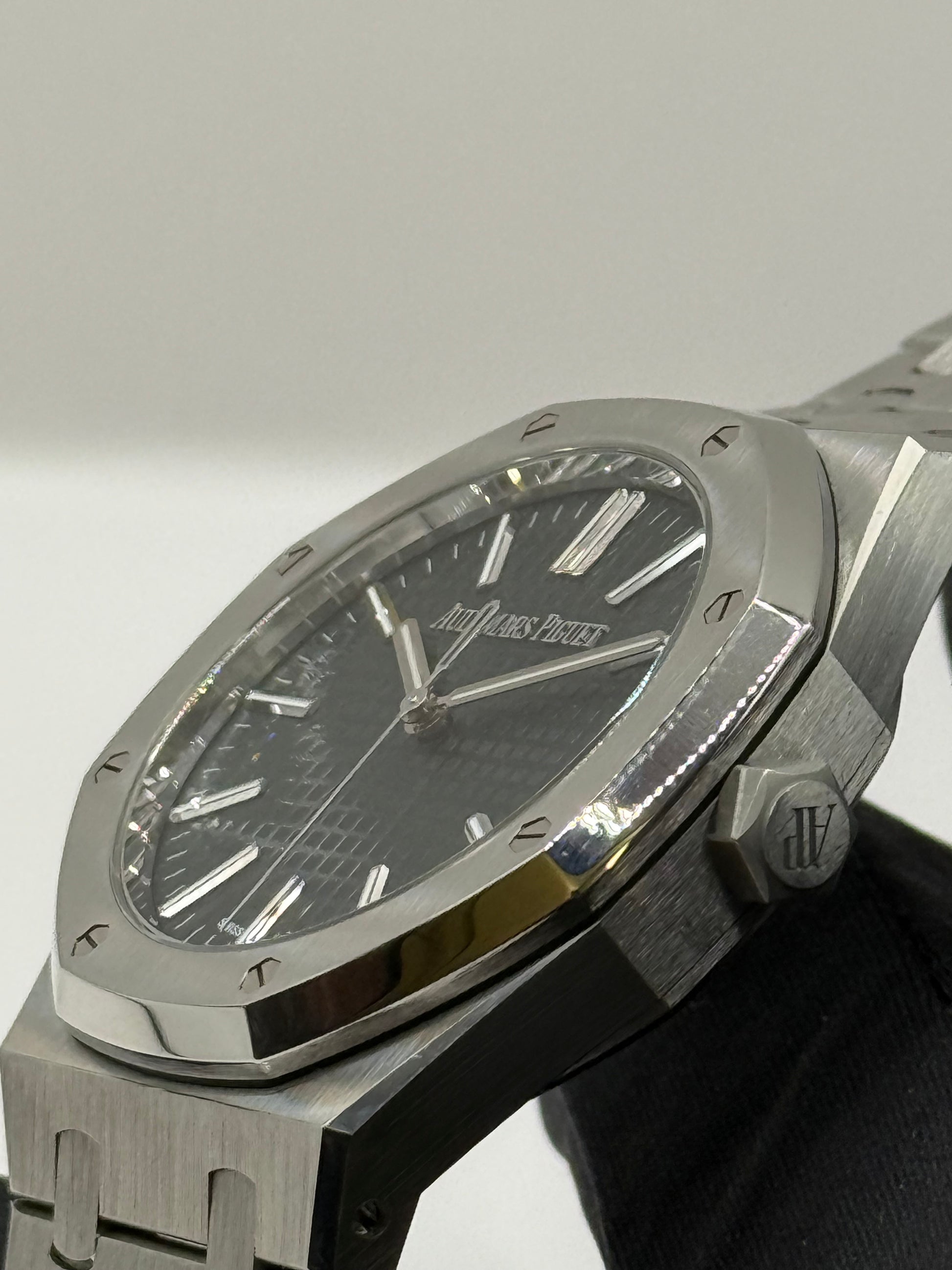 Audemars Piguet Royal Oak  15510ST.OO.1320ST.09  2025 41mm montre de luxe vue 4