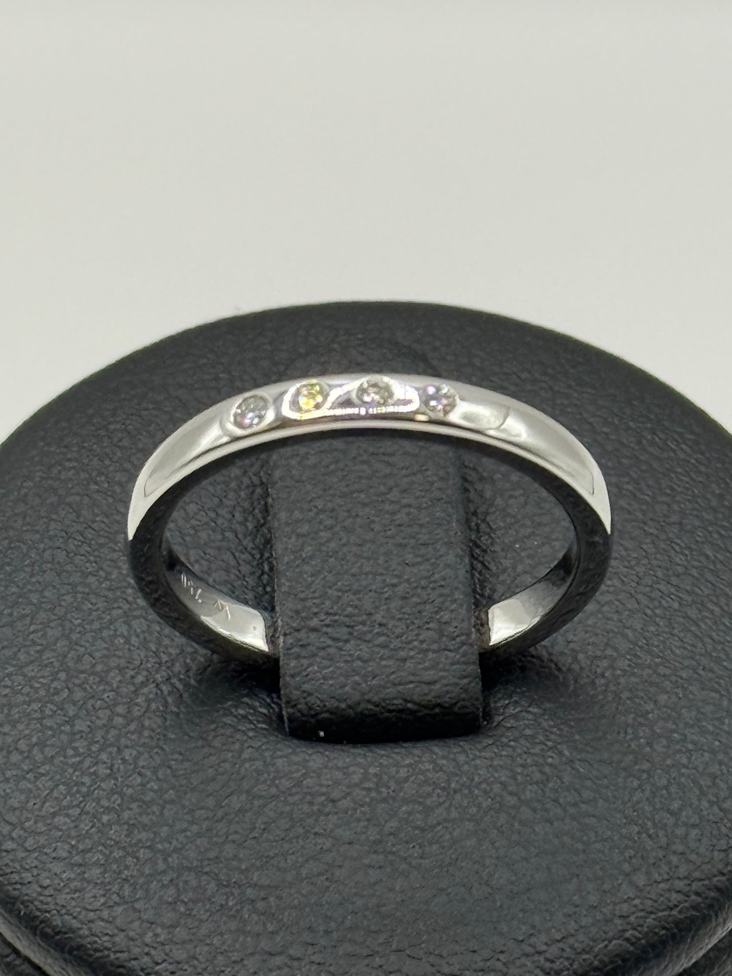 Bague en or blanc 18 carats et diamants  taille 53 bijou de luxe