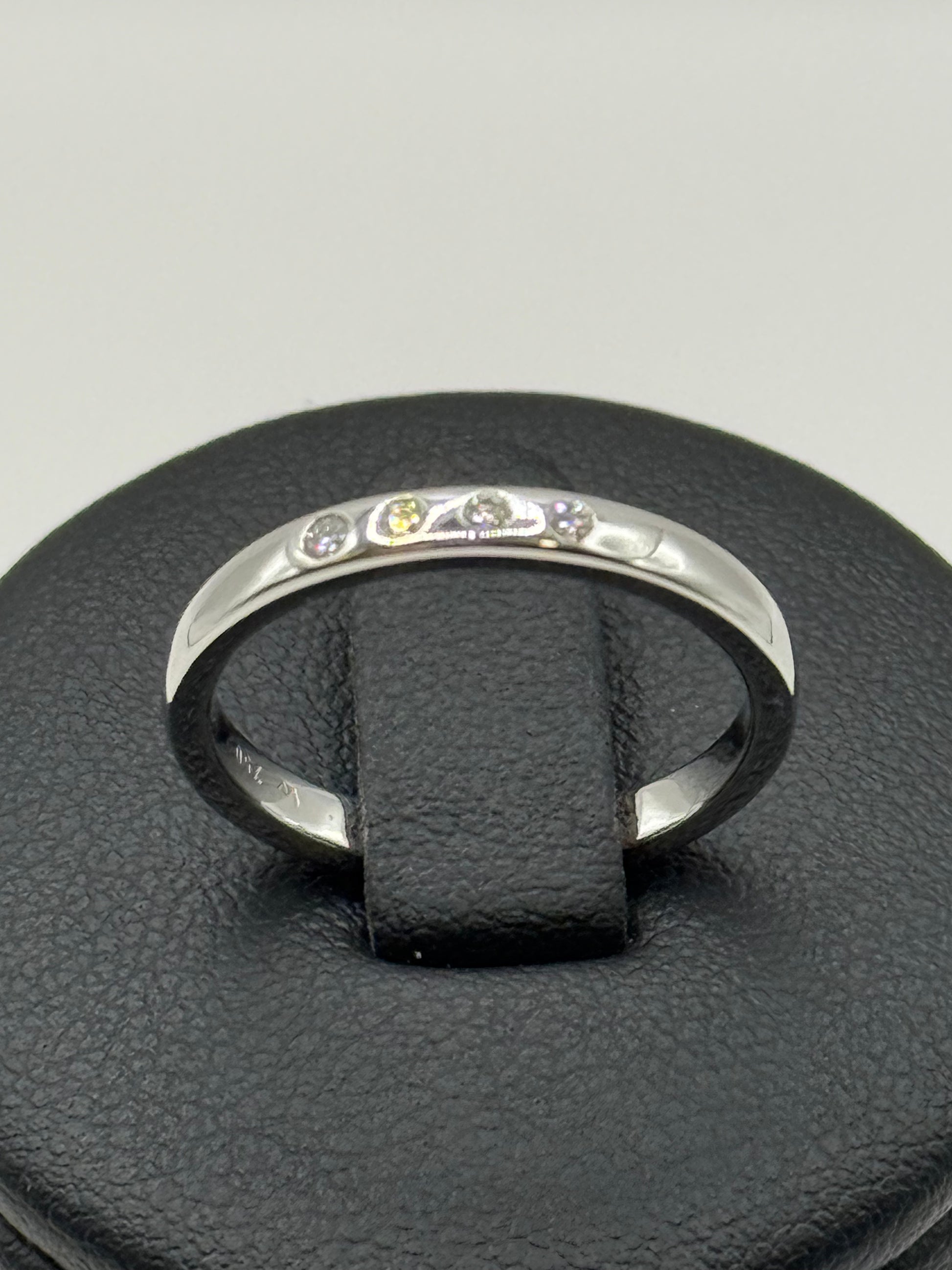 Bague en or blanc 18 carats et diamants  taille 53 bijou de luxe