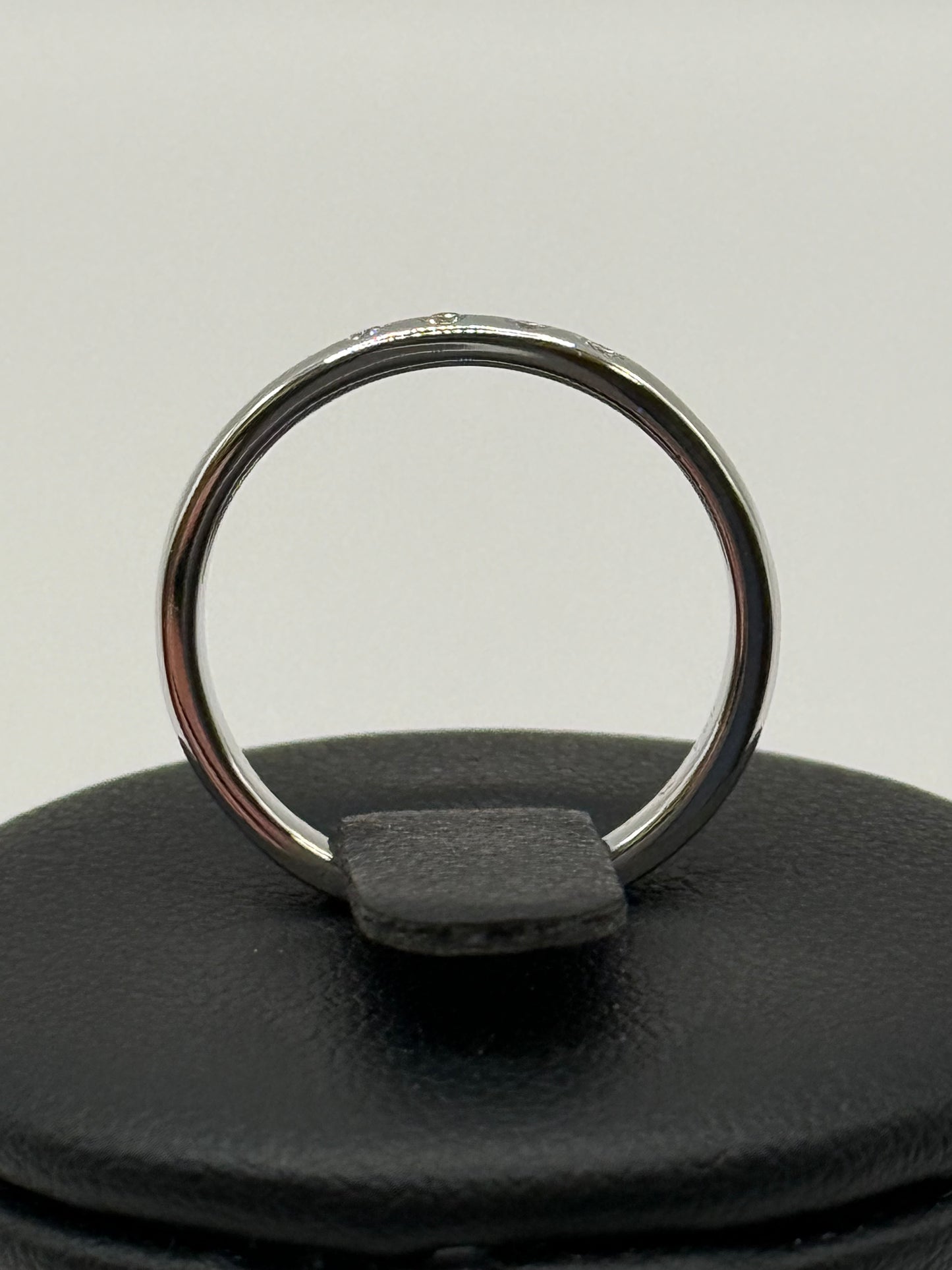 Bague en or blanc 18 carats et diamants  taille 53 bijou de luxe vue 3