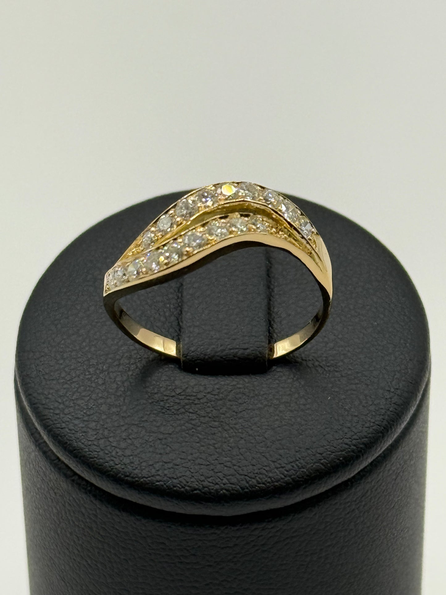 Bague en or jaune 18 carats et diamants taille 60 bijou de luxe